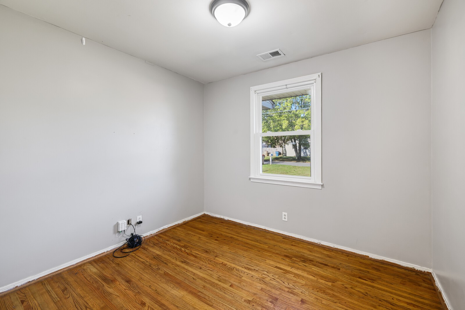 445 Janette Ave Property Photo 14