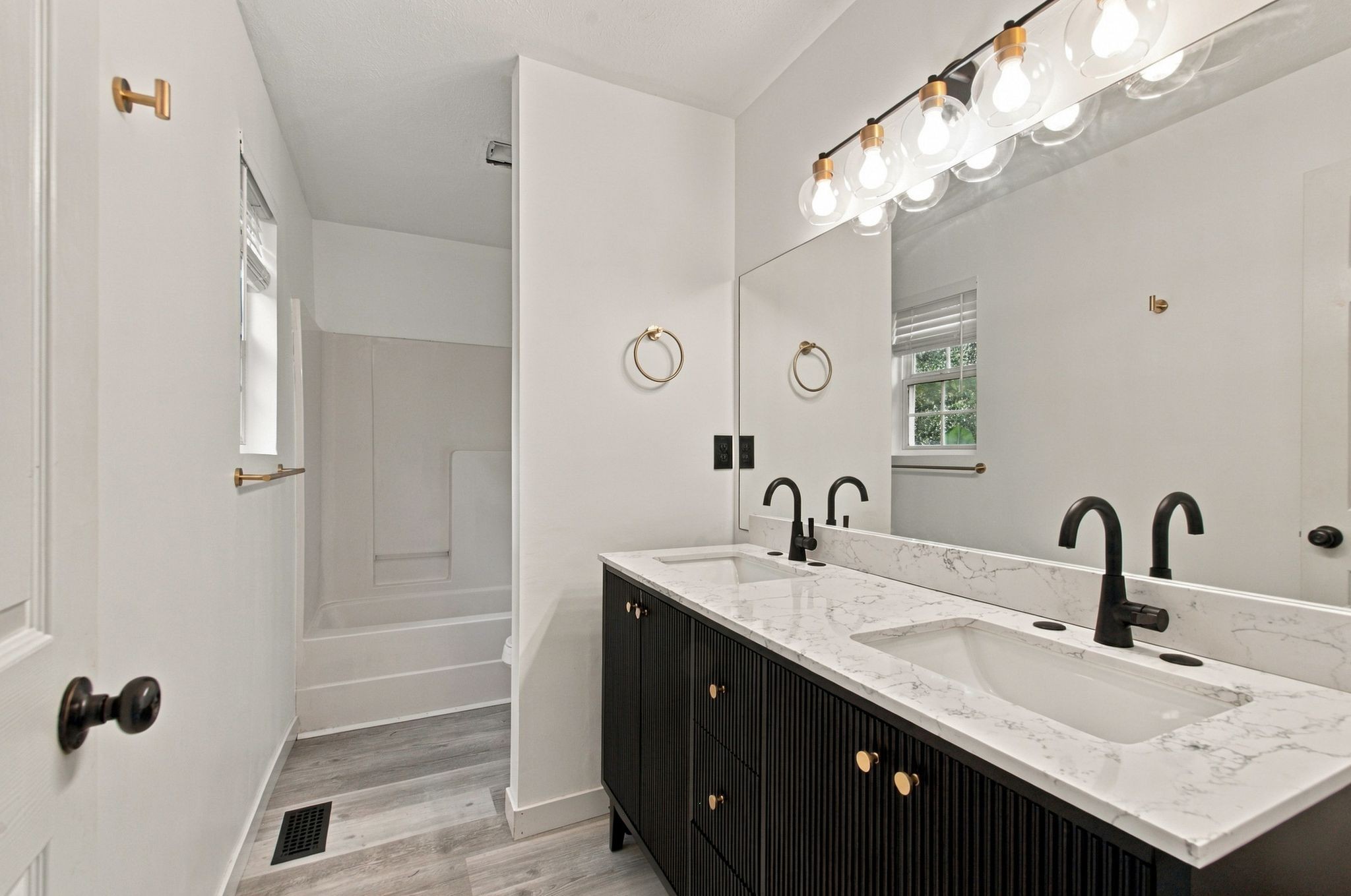 921 Jordan Cir Property Photo 12