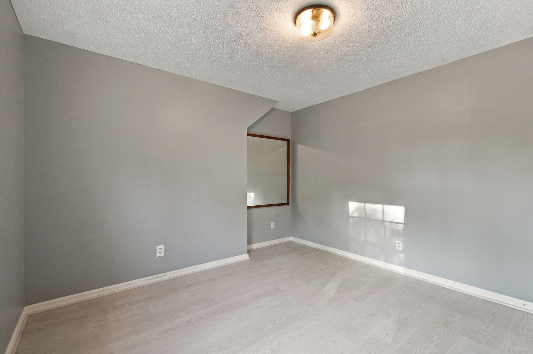 921 Jordan Cir Property Photo 14