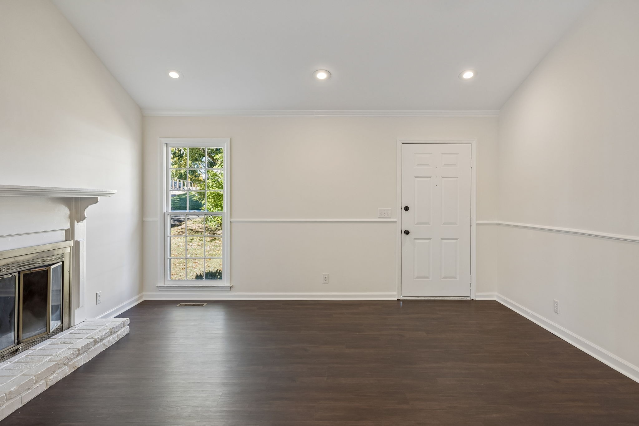 313 Sunrise Cir Property Photo 4
