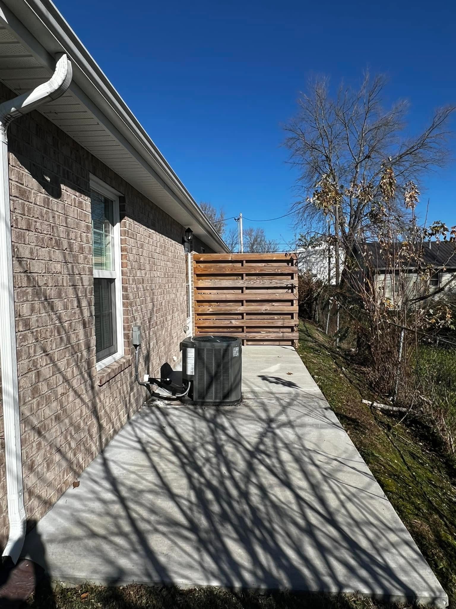 603 Oakdale St Property Photo 4