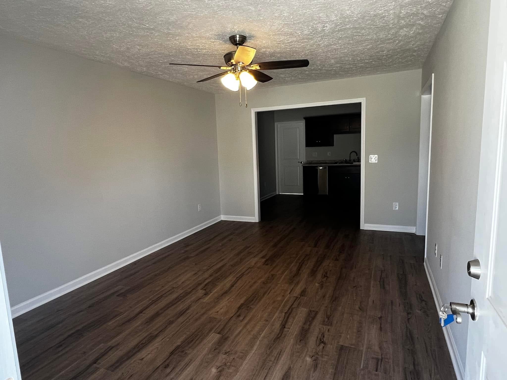 603 Oakdale St Property Photo 6
