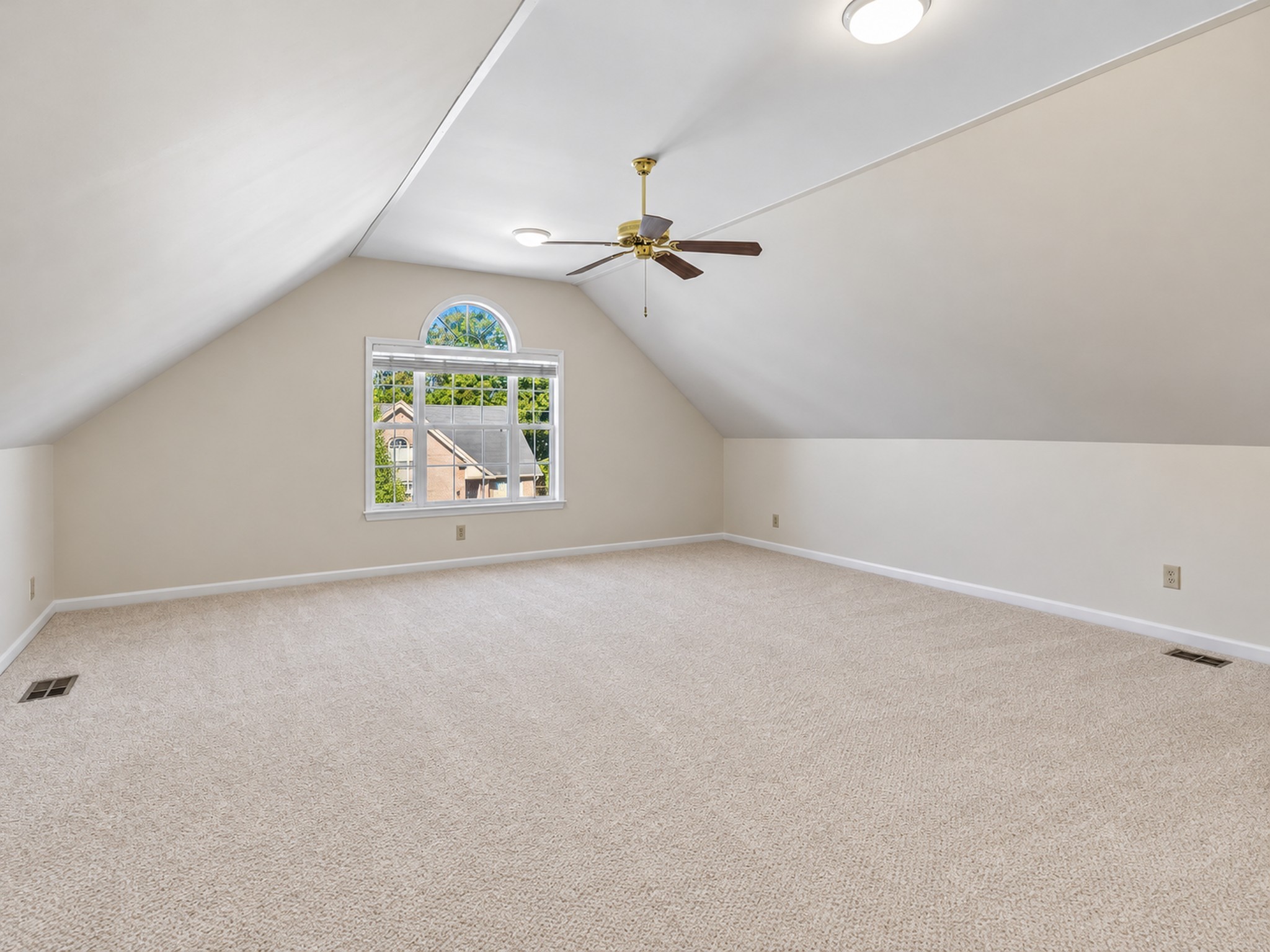 6312 Paddington Way Property Photo 23