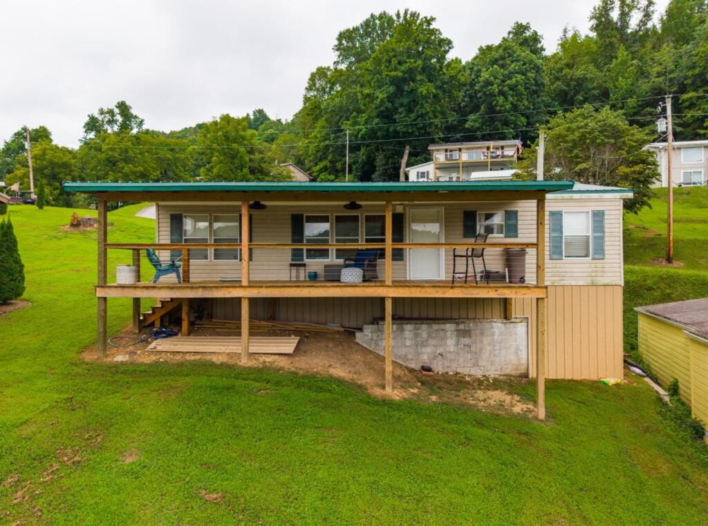 1025 Austin Lake Rd Property Photo 3