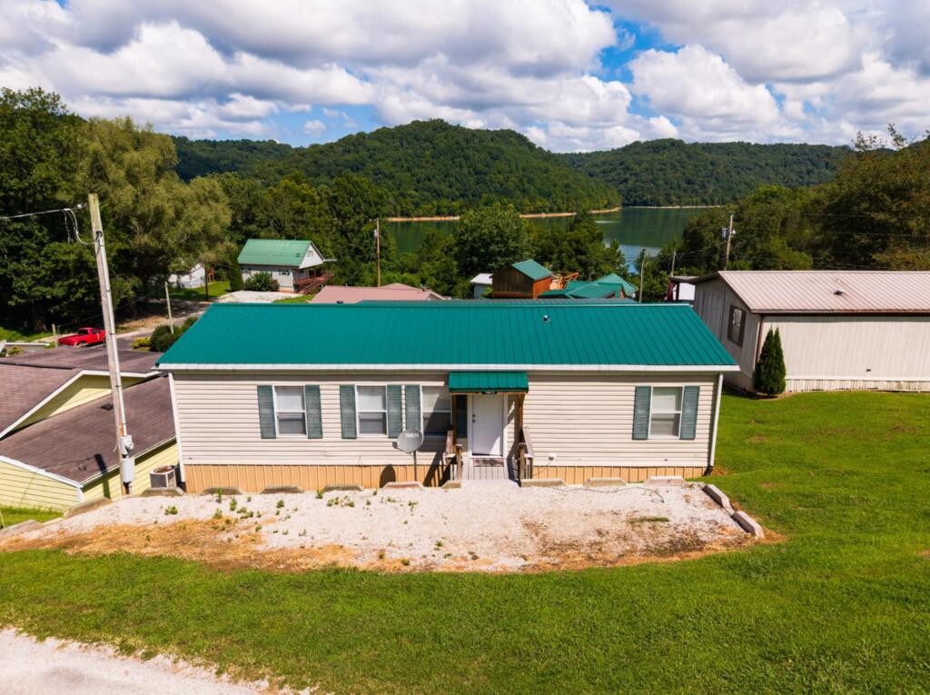 1025 Austin Lake Rd Property Photo 6