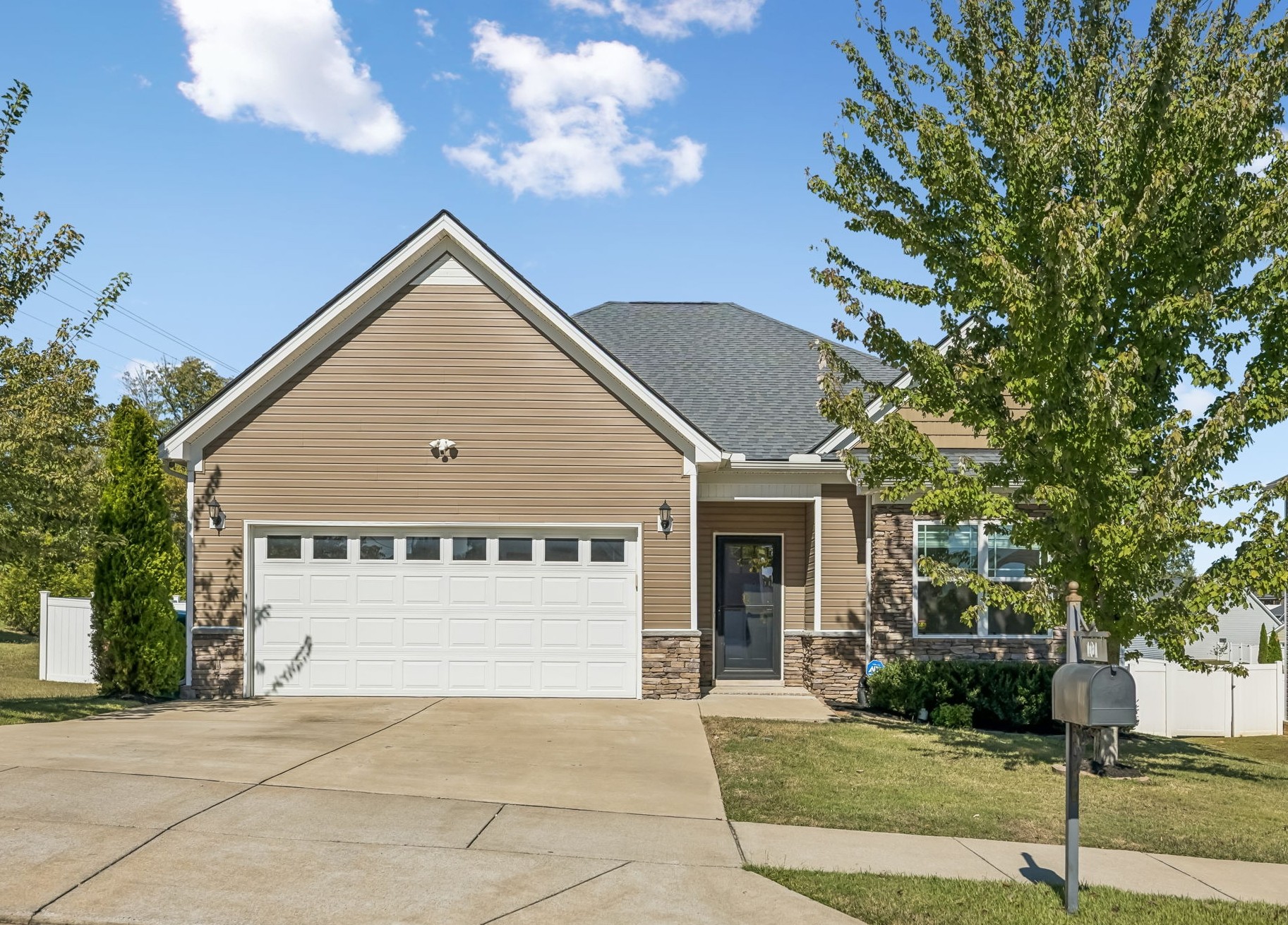 101 E Coker Way Property Photo 4