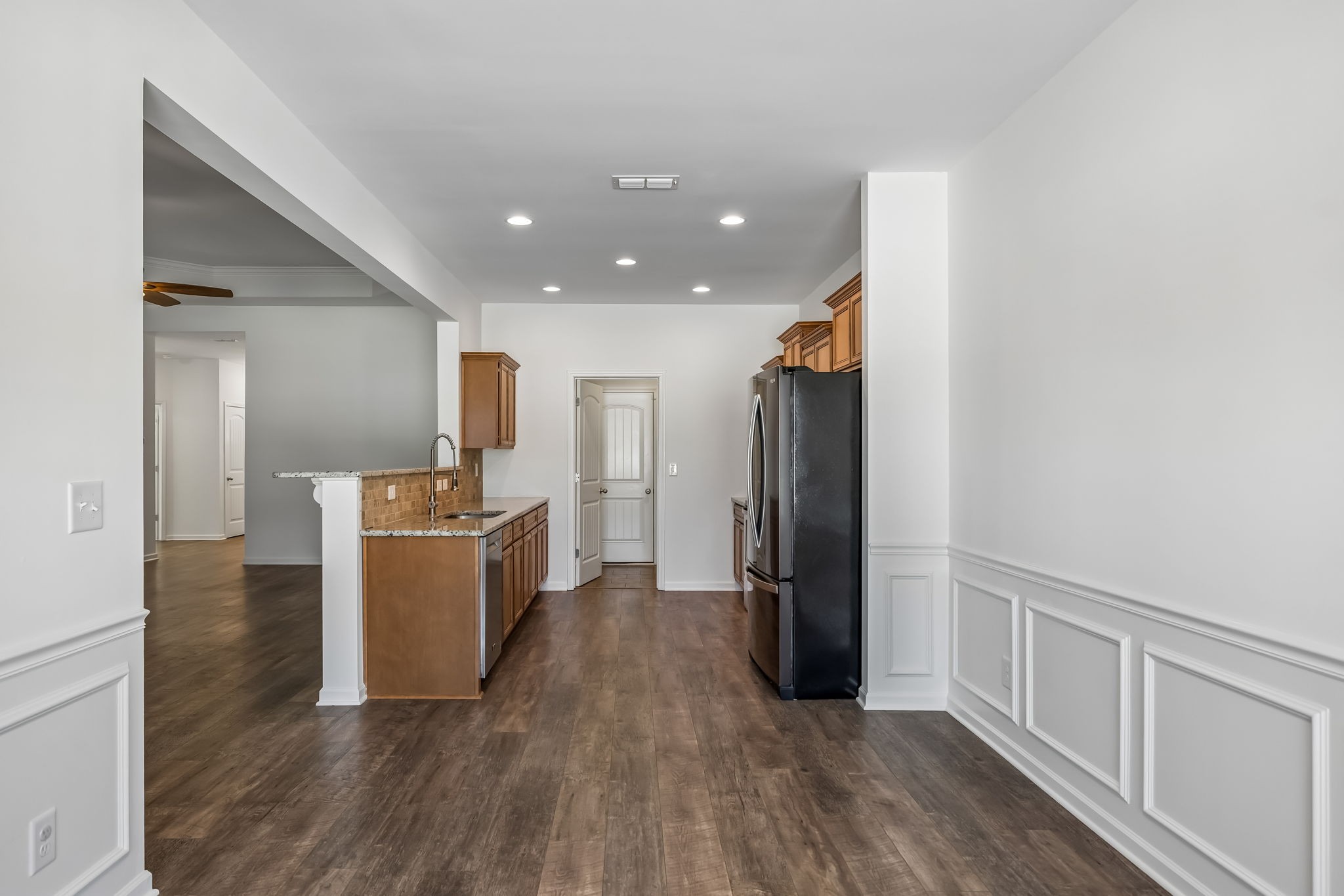 101 E Coker Way Property Photo 16