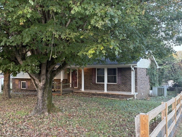 4527 Lee Dr, Nw Property Photo 3