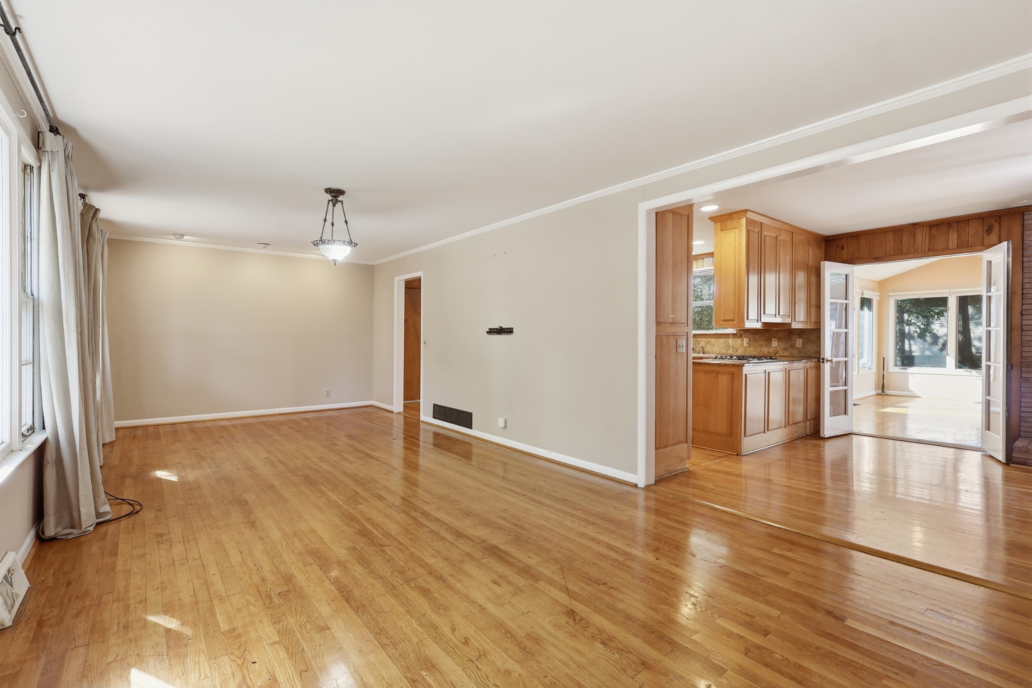 605 Clematis Dr Property Photo 2