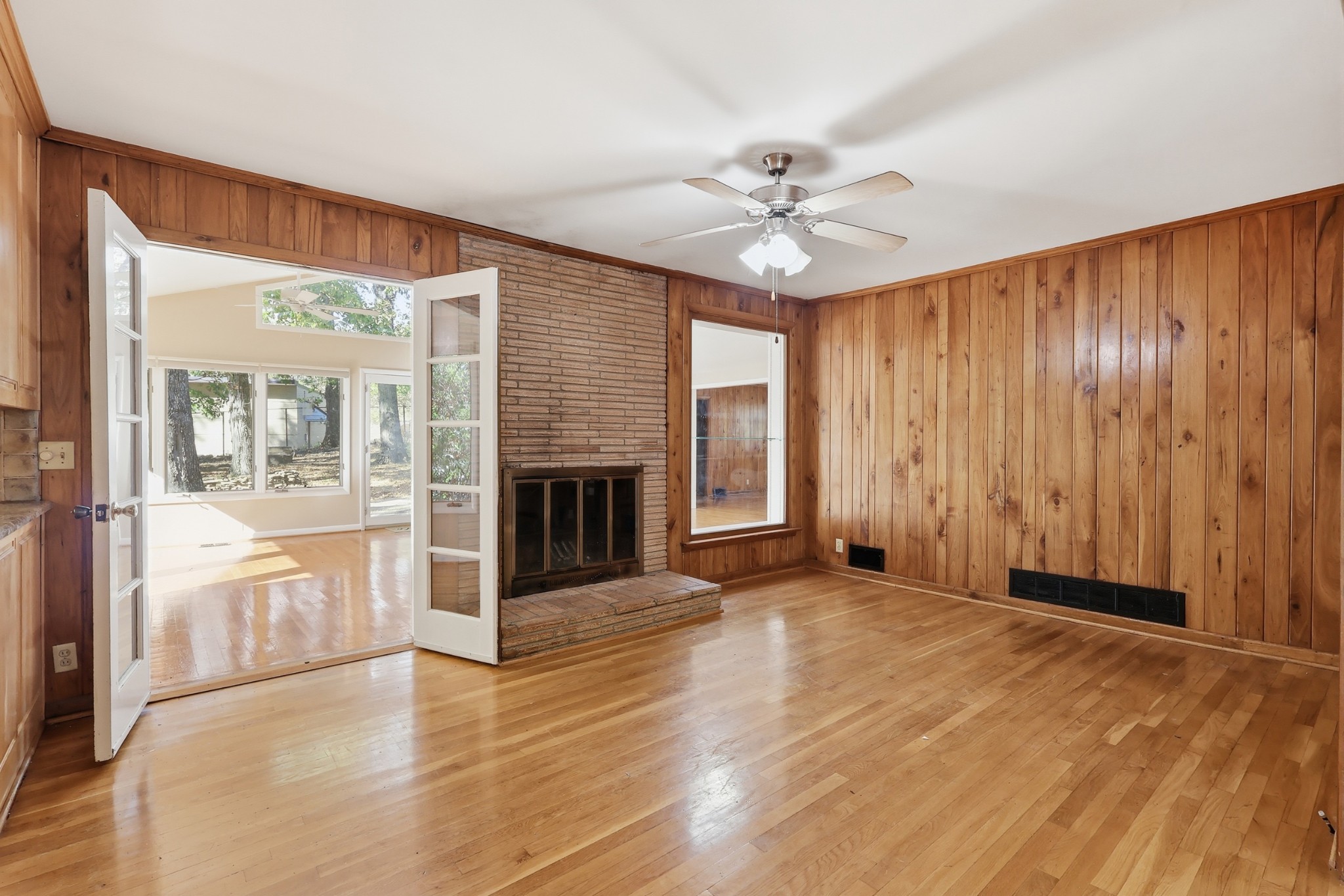 605 Clematis Dr Property Photo 4