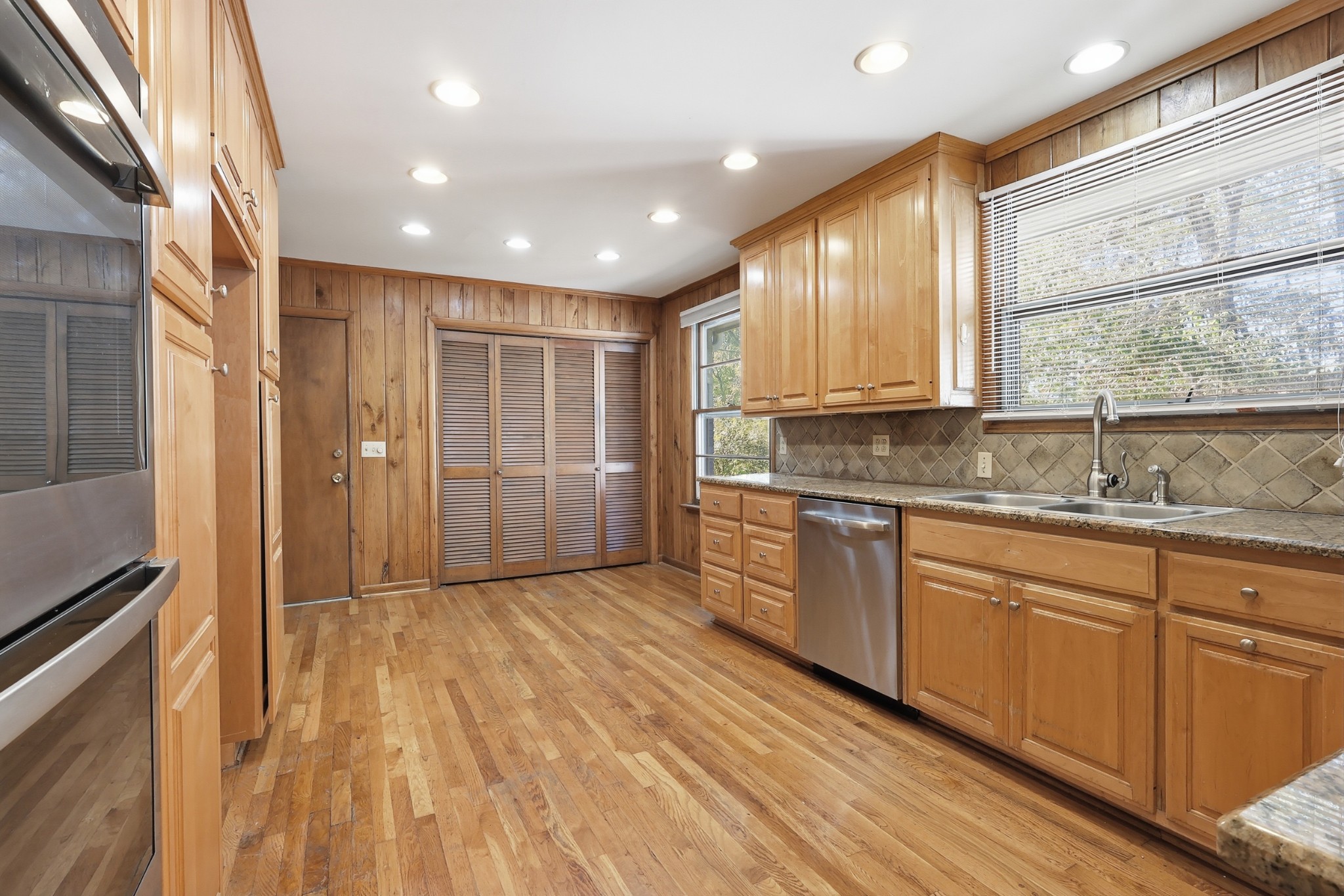 605 Clematis Dr Property Photo 6