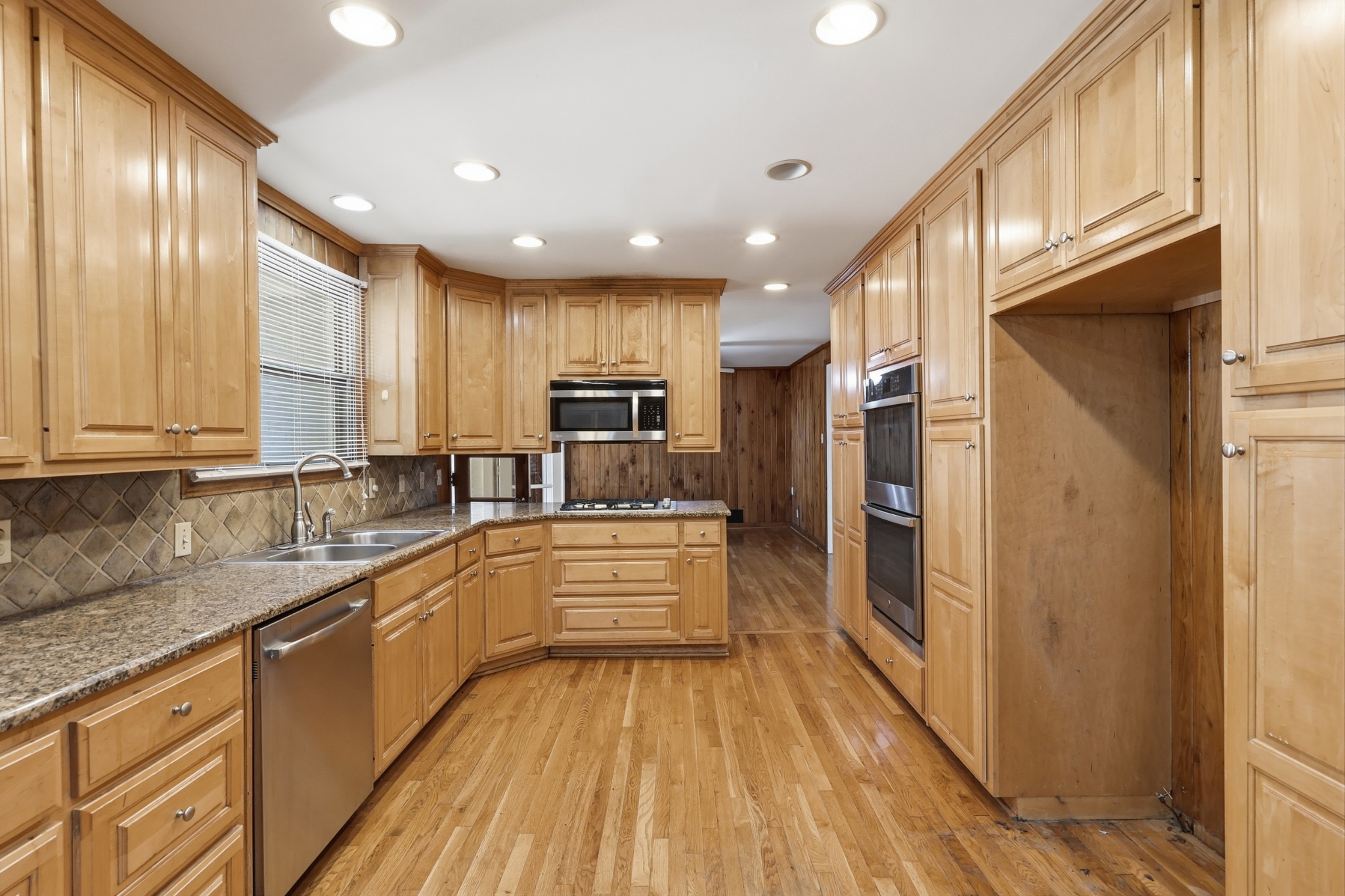 605 Clematis Dr Property Photo 7