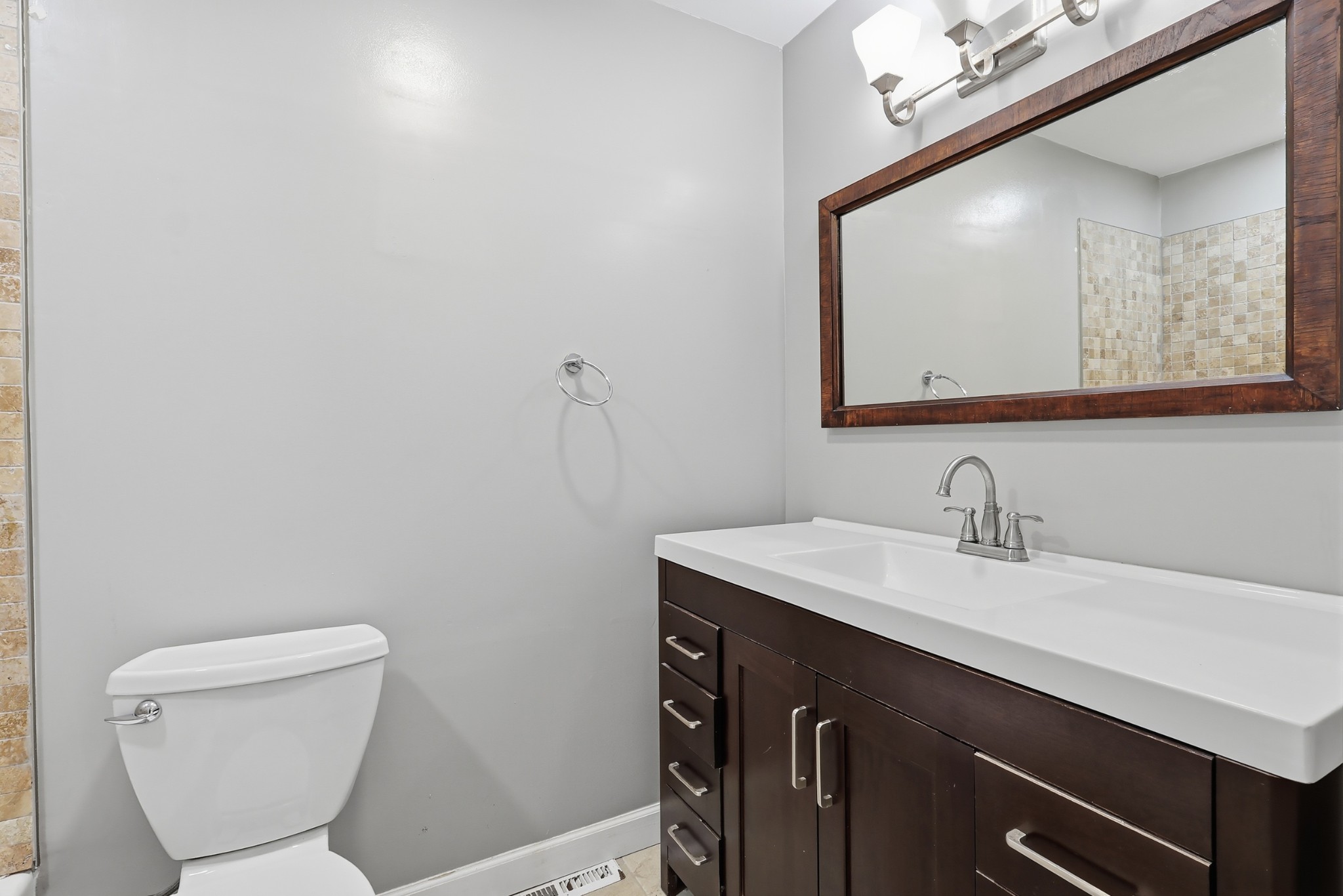 605 Clematis Dr Property Photo 16