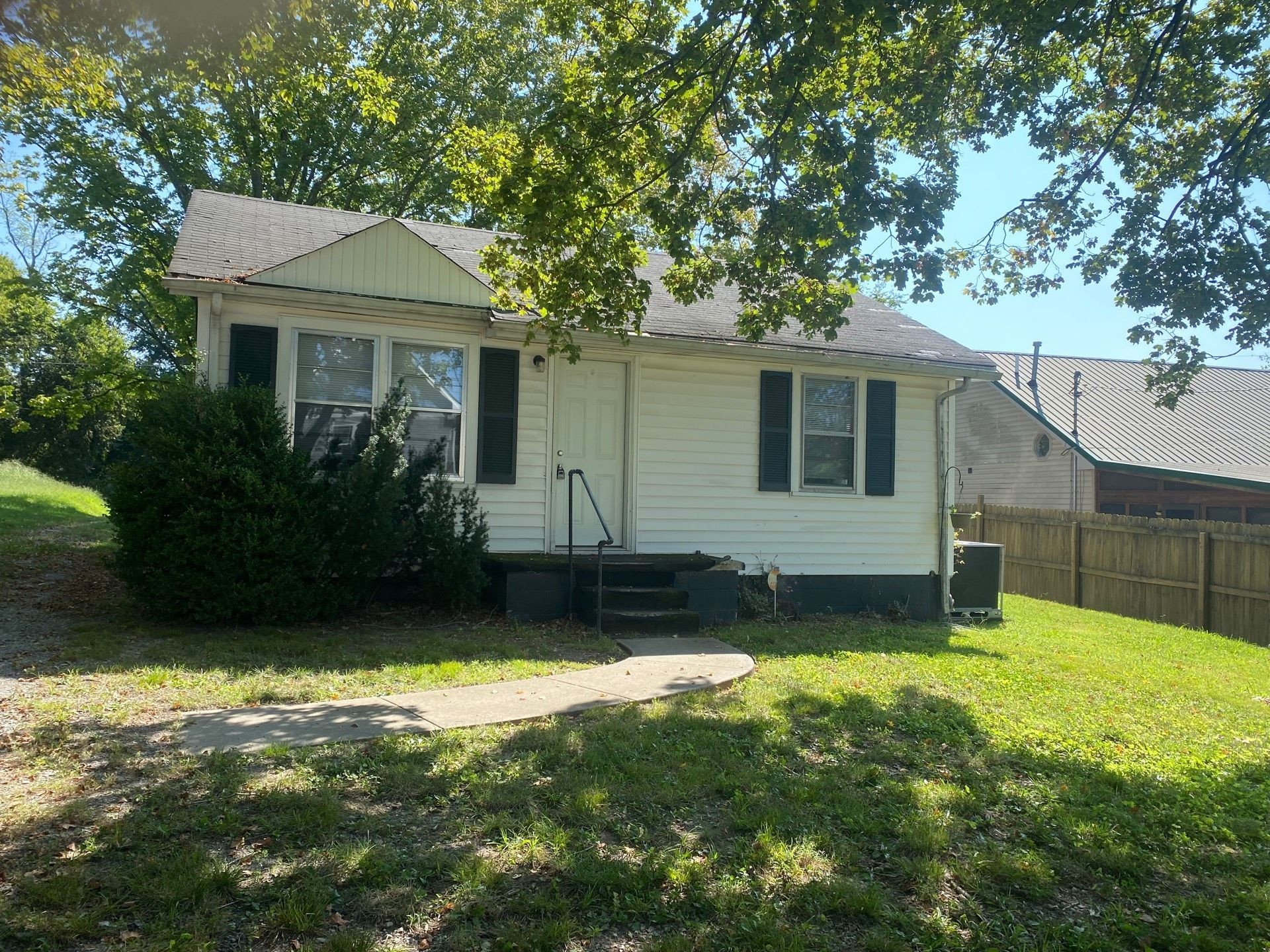 719 Perkins Ave Property Photo 1