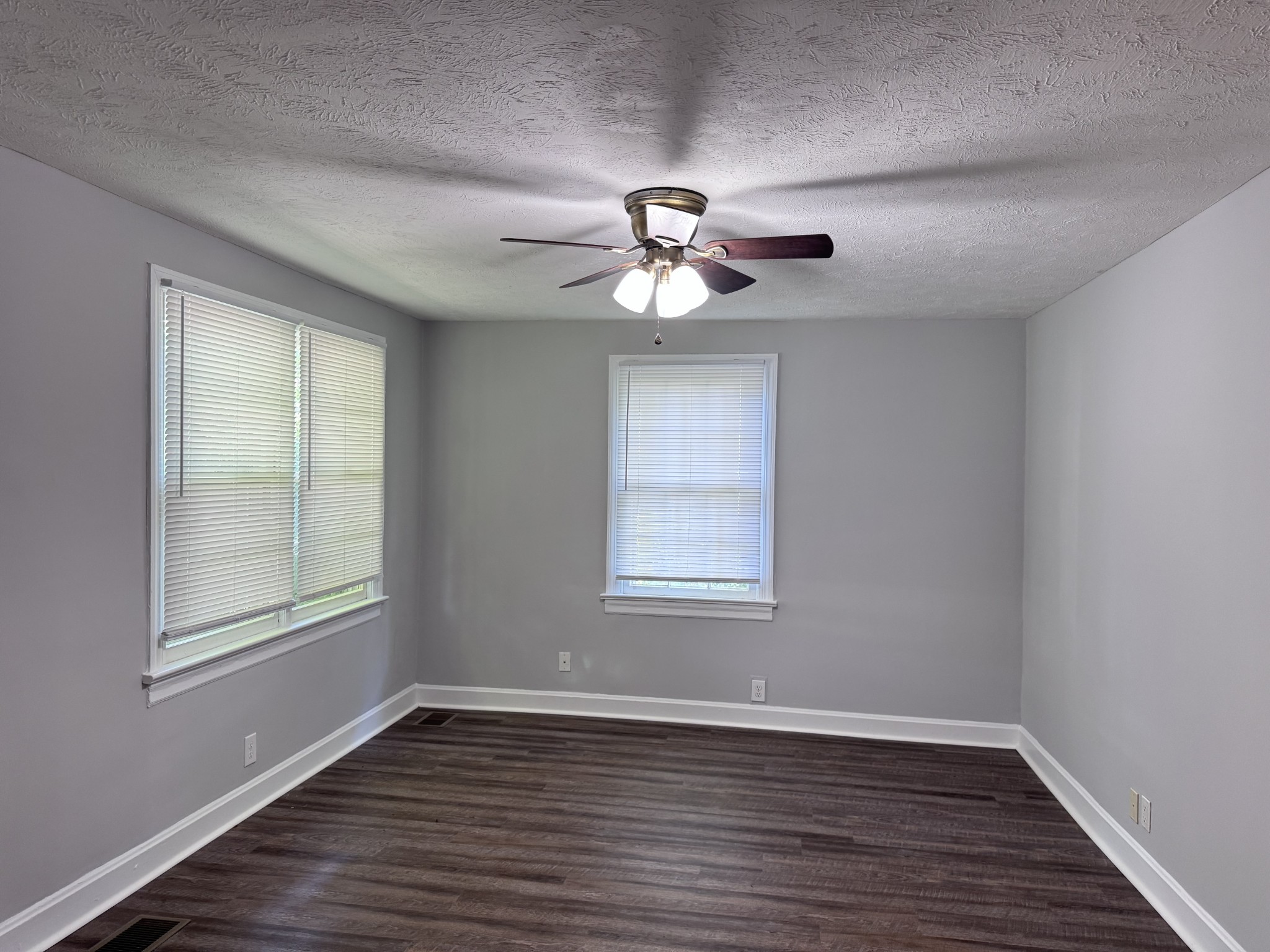 719 Perkins Ave Property Photo 3