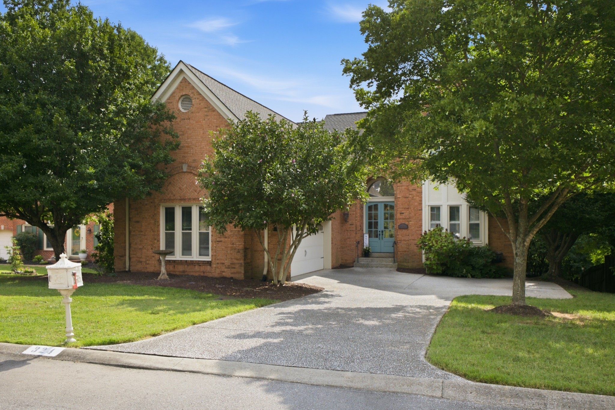 324 Fielding Crst Property Photo 2