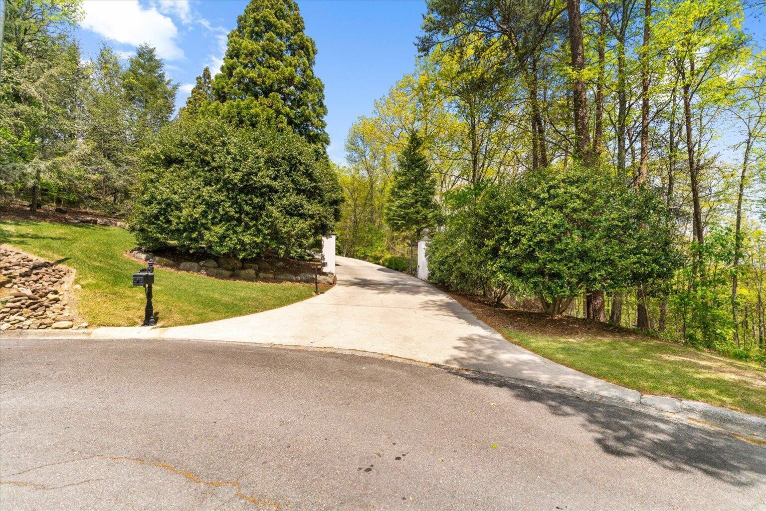 801 Battlefield Park Drive Property Photo 4