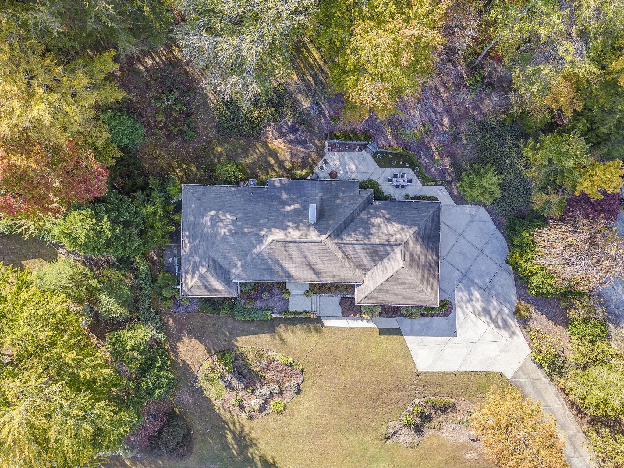 2305 Ravine Way Property Photo 2