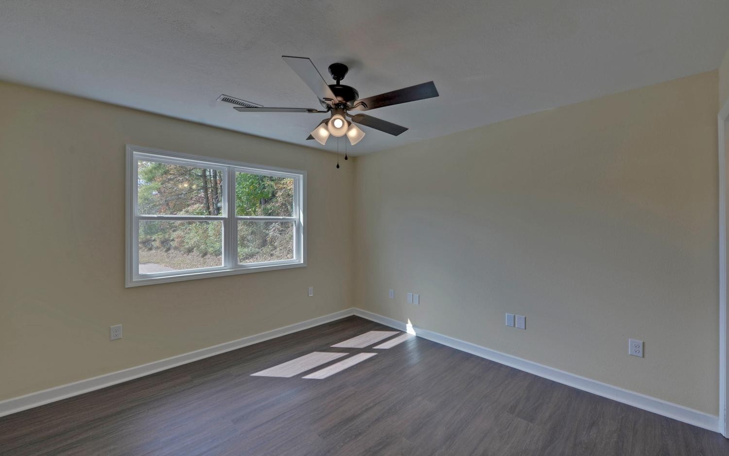 251 Maltby Rd Property Photo 4