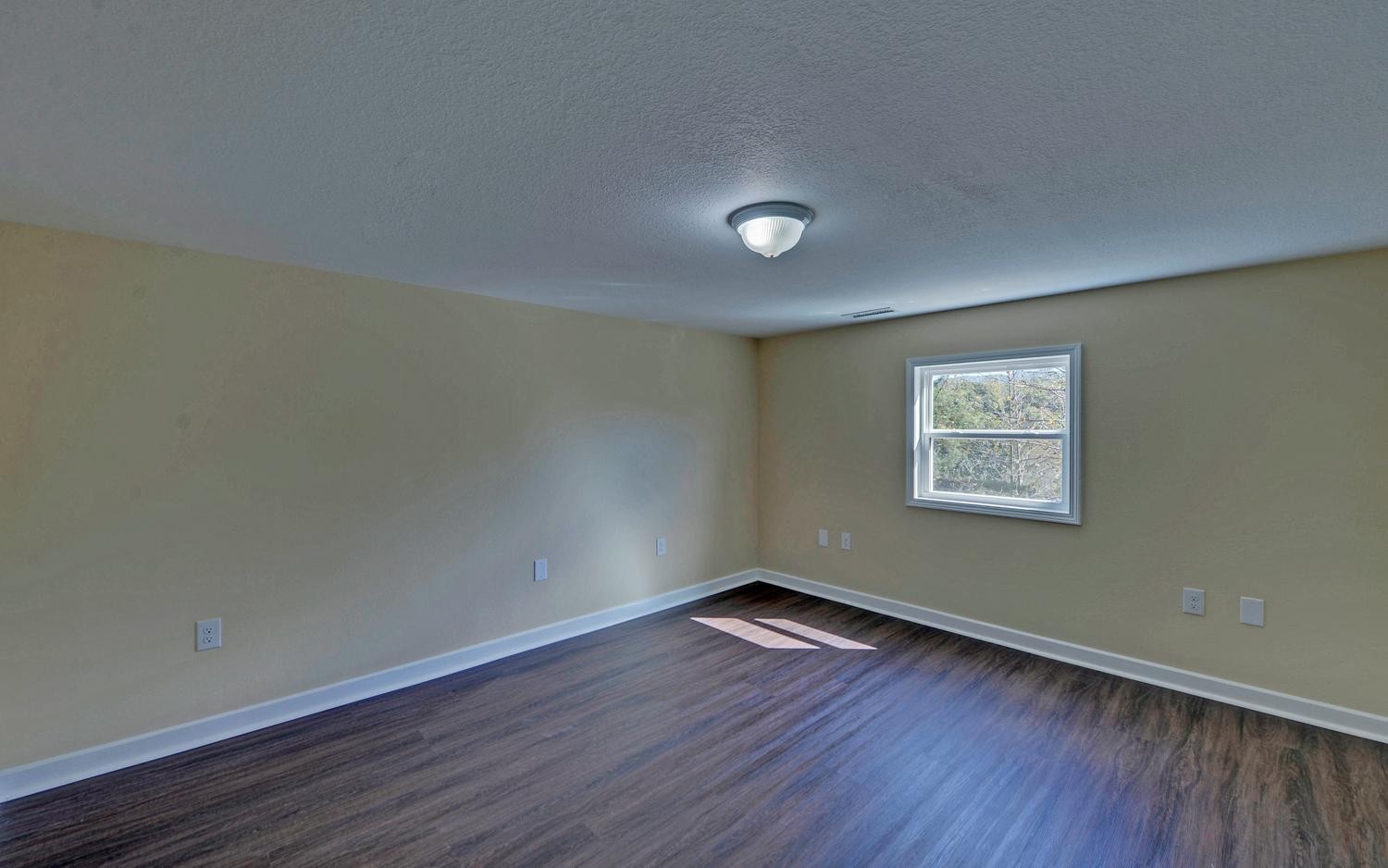 251 Maltby Rd Property Photo 6