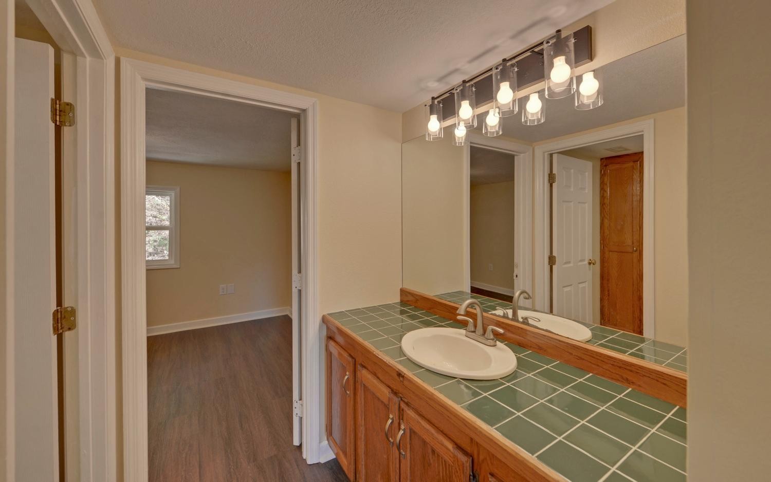 251 Maltby Rd Property Photo 8