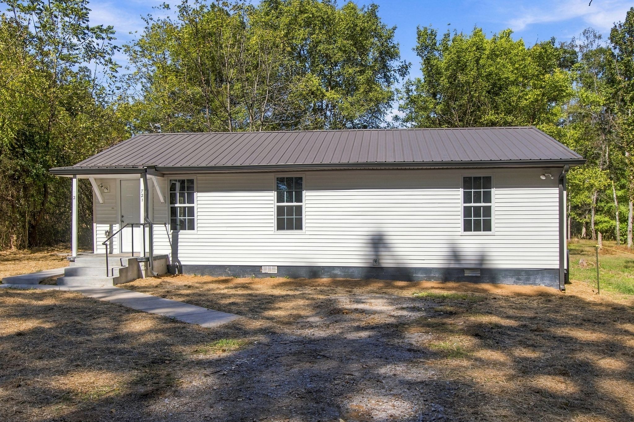 721 Taylor Rd Property Photo 3