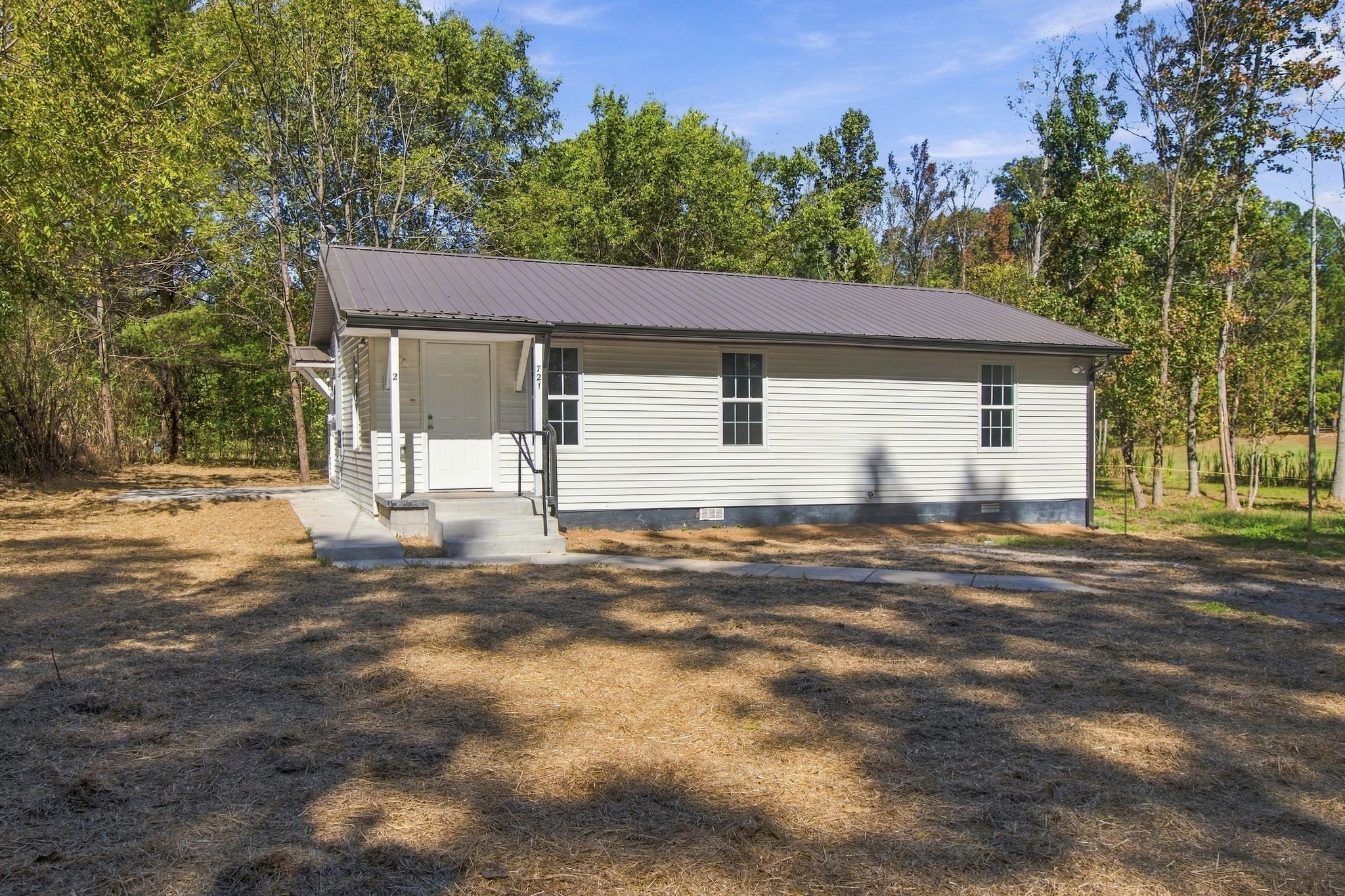 721 Taylor Rd Property Photo 4