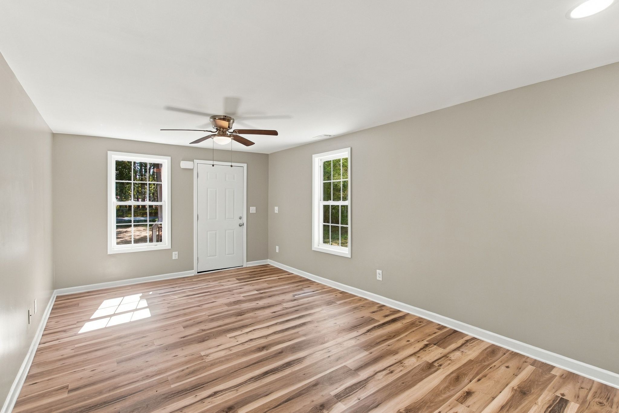 721 Taylor Rd Property Photo 5
