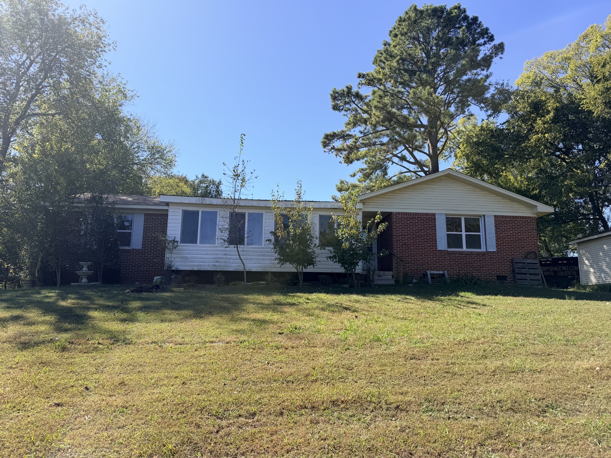 205 Sells St Property Photo 1