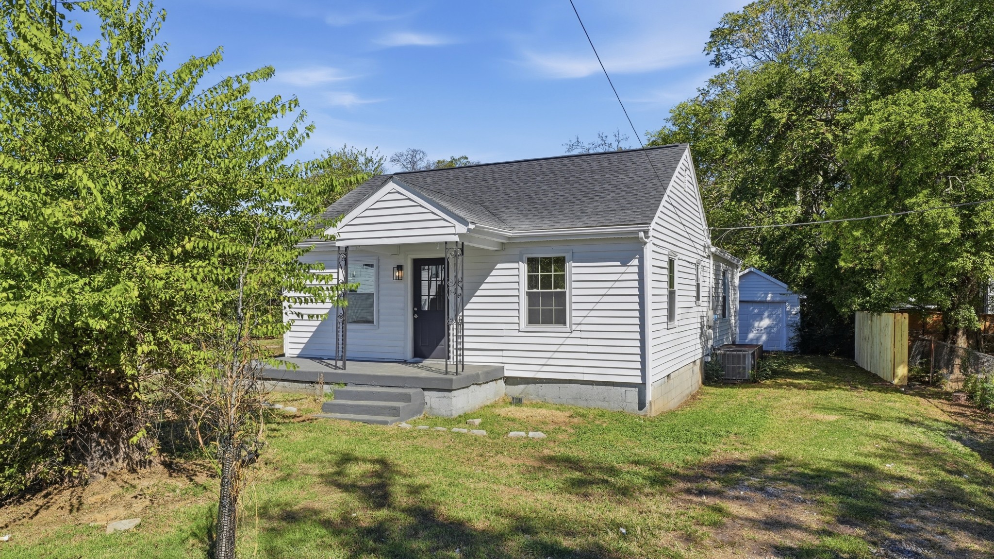 3208 Hydes Ferry Rd Property Photo 1