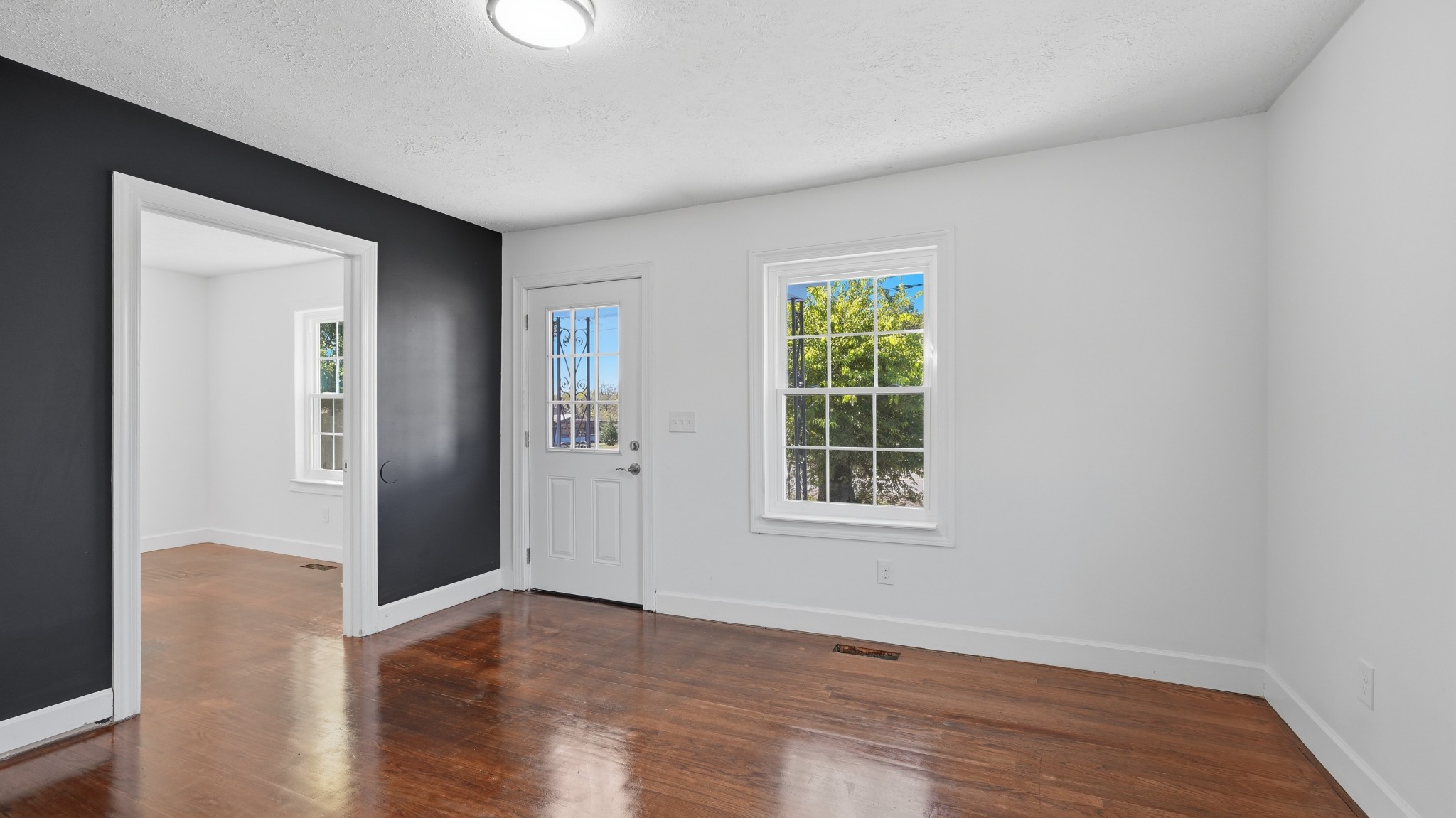 3208 Hydes Ferry Rd Property Photo 4