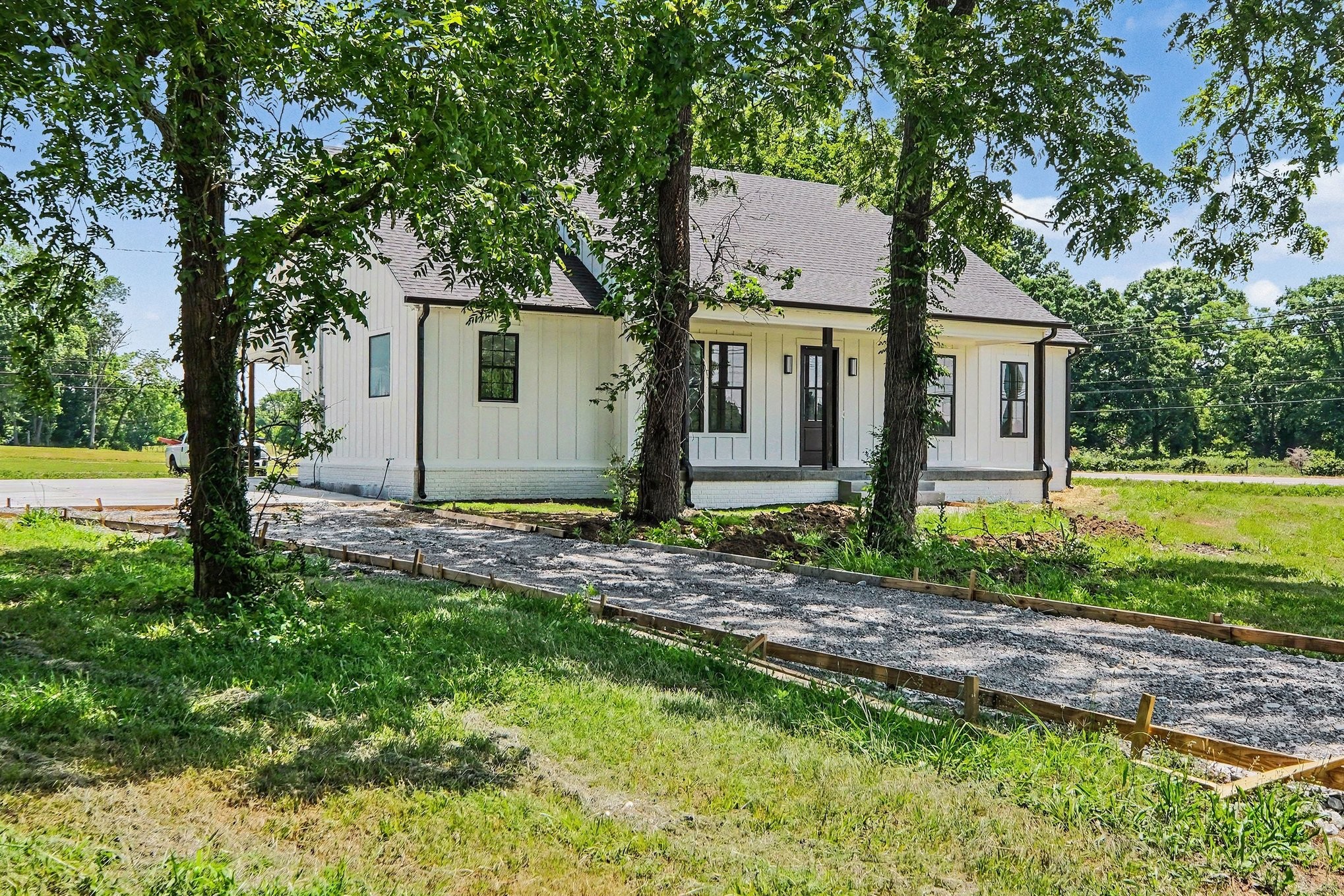 1798 Twin Caves Dr Property Photo 3