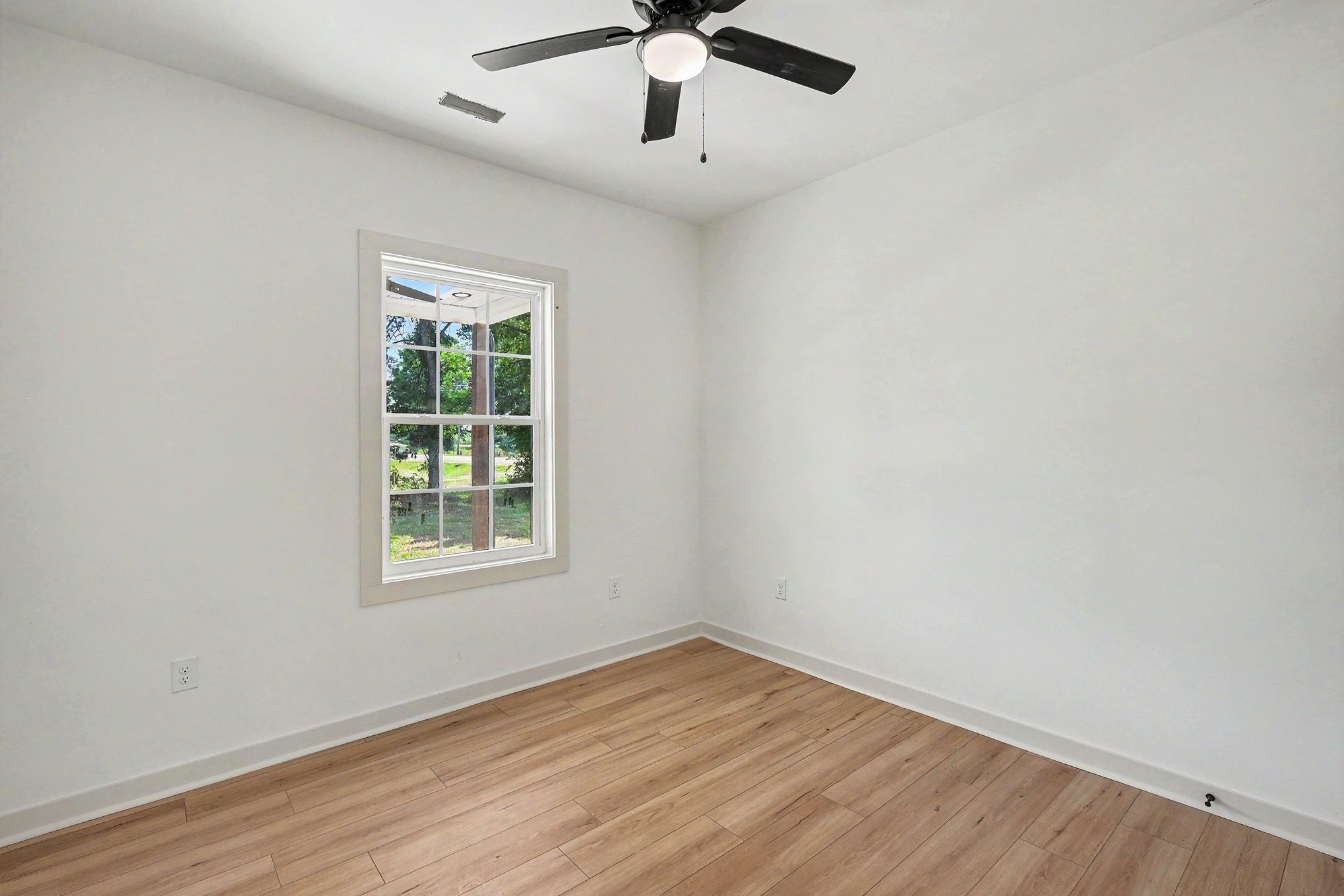 1798 Twin Caves Dr Property Photo 21