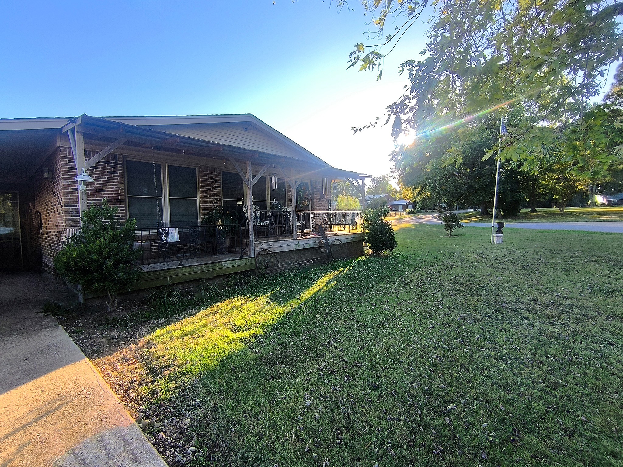 302 Mathis Ave Property Photo 1