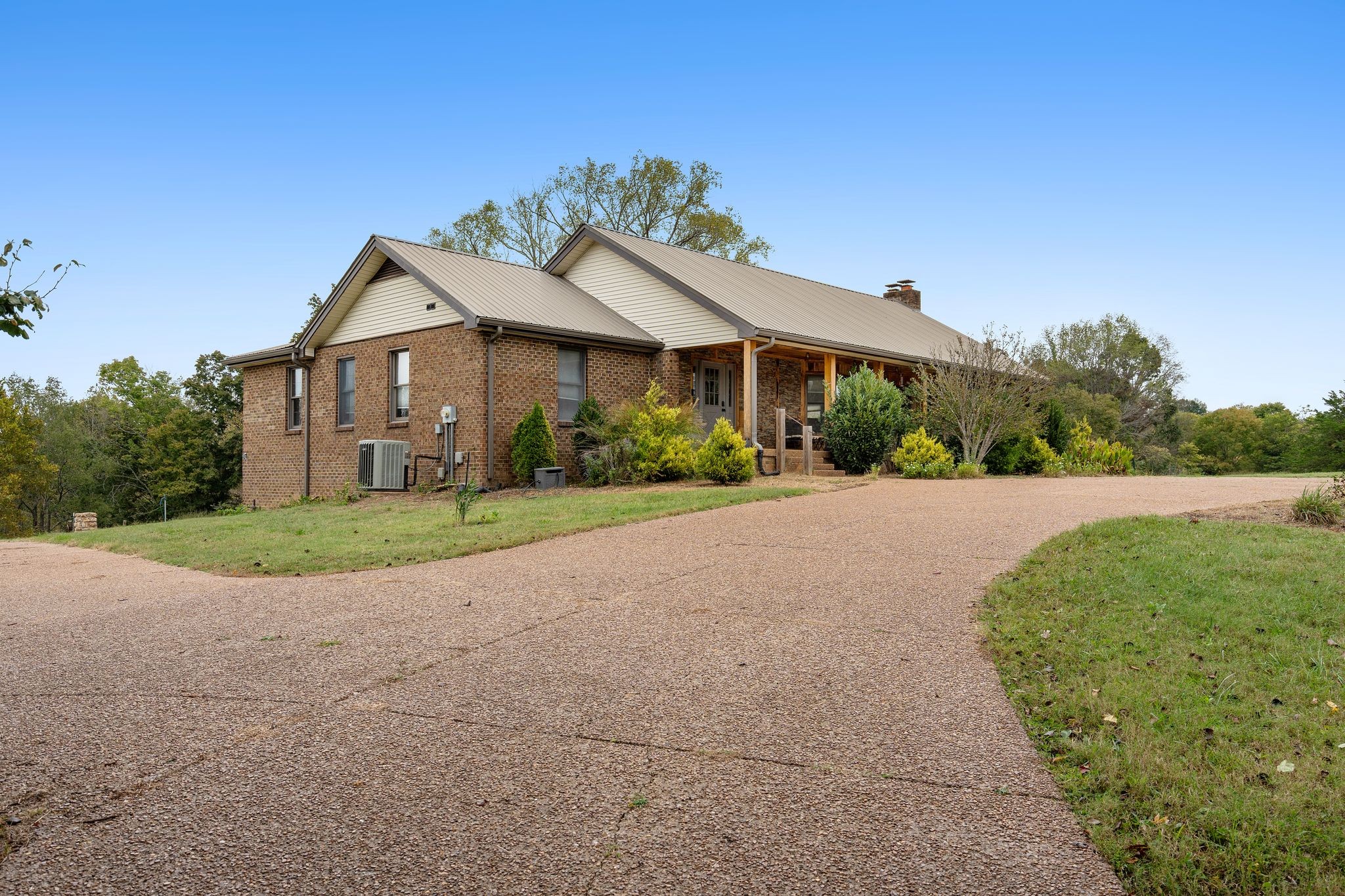 5956 Greenbrier Rd Property Photo 5