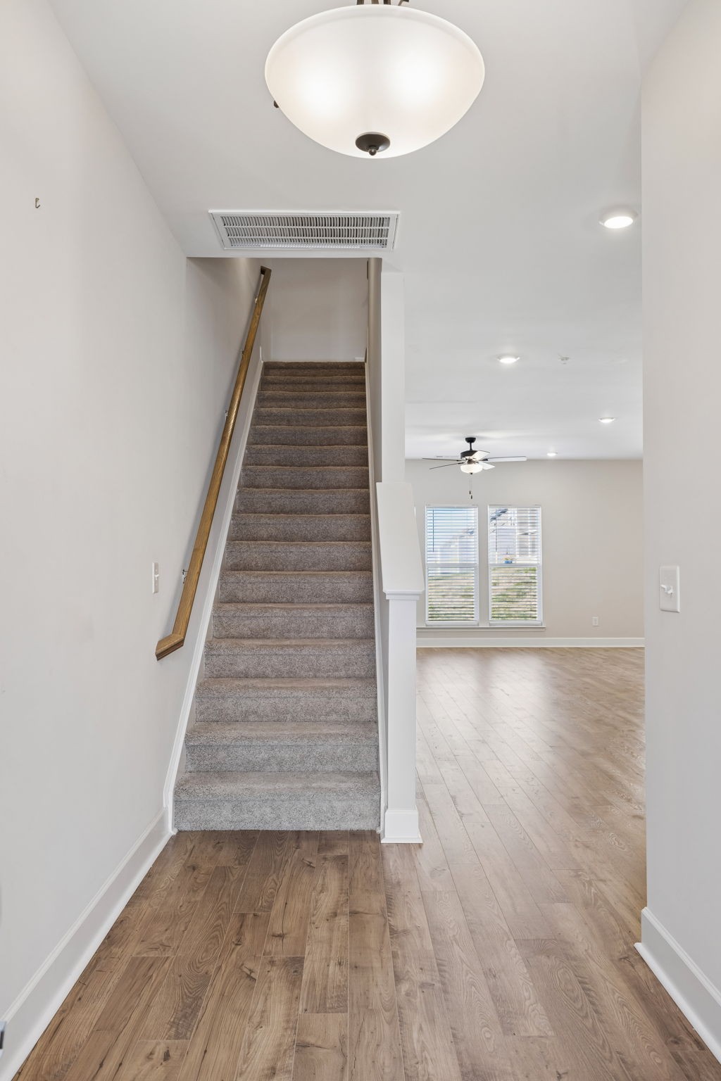 1179 Short St Property Photo 6