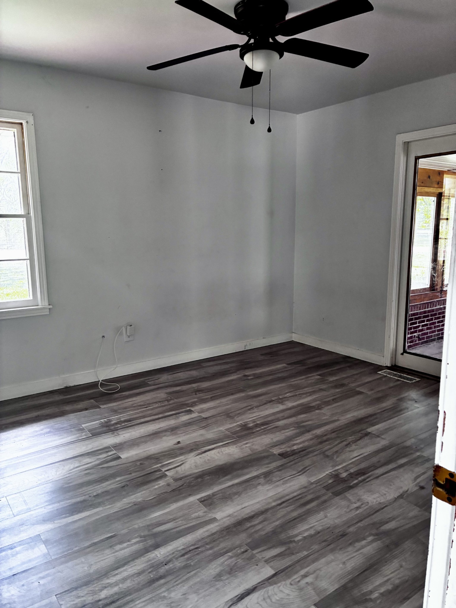 267 Oak St Property Photo 10