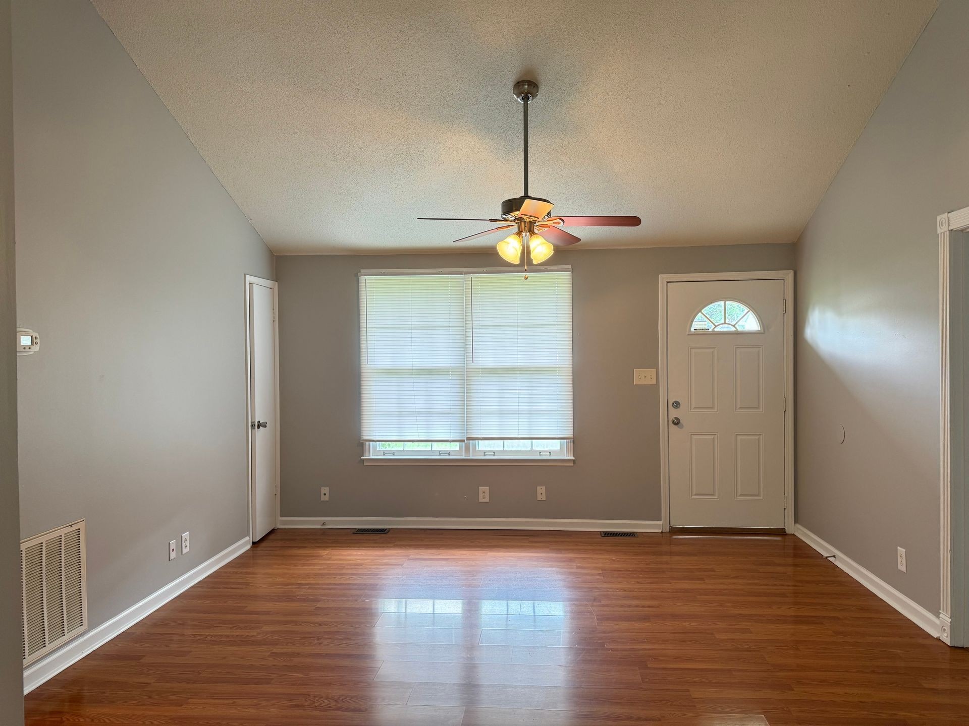 552 Lorie Lane Property Photo 2