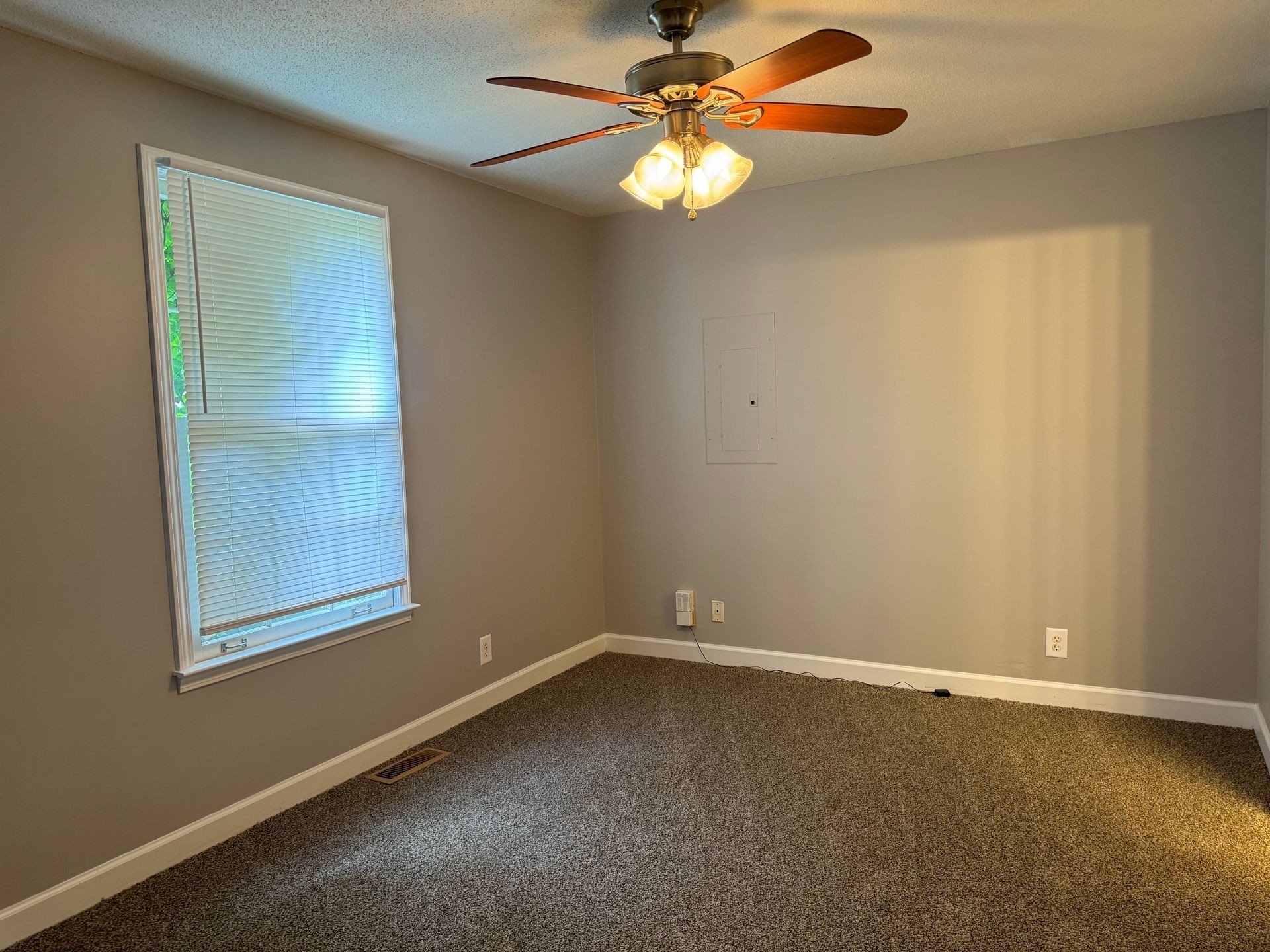 552 Lorie Lane Property Photo 10