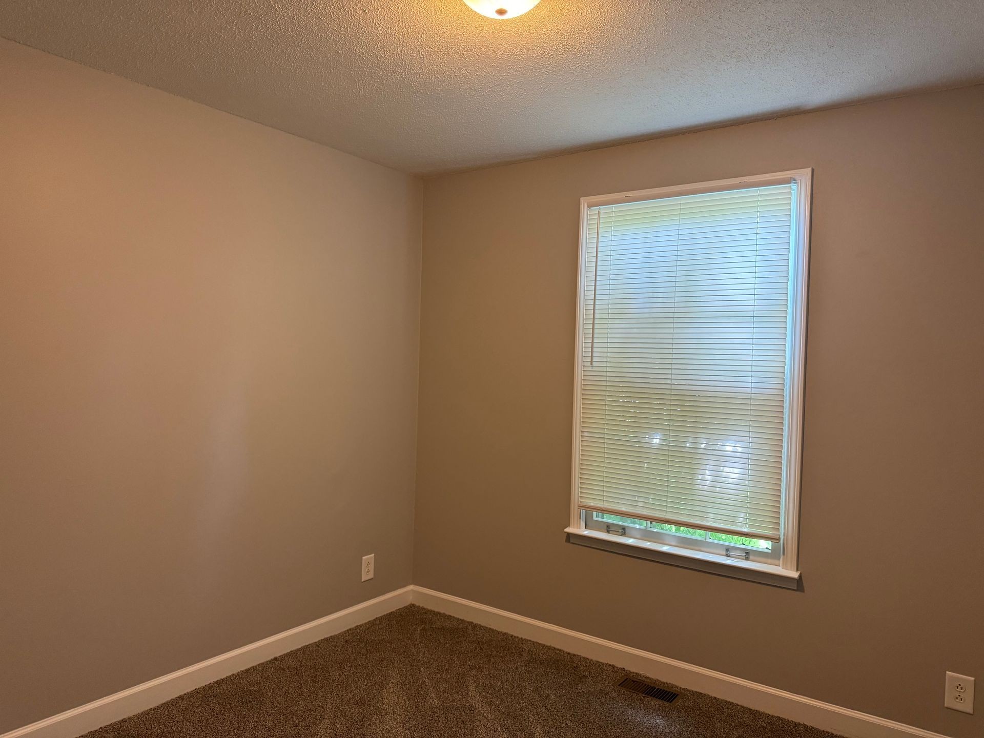 552 Lorie Lane Property Photo 16