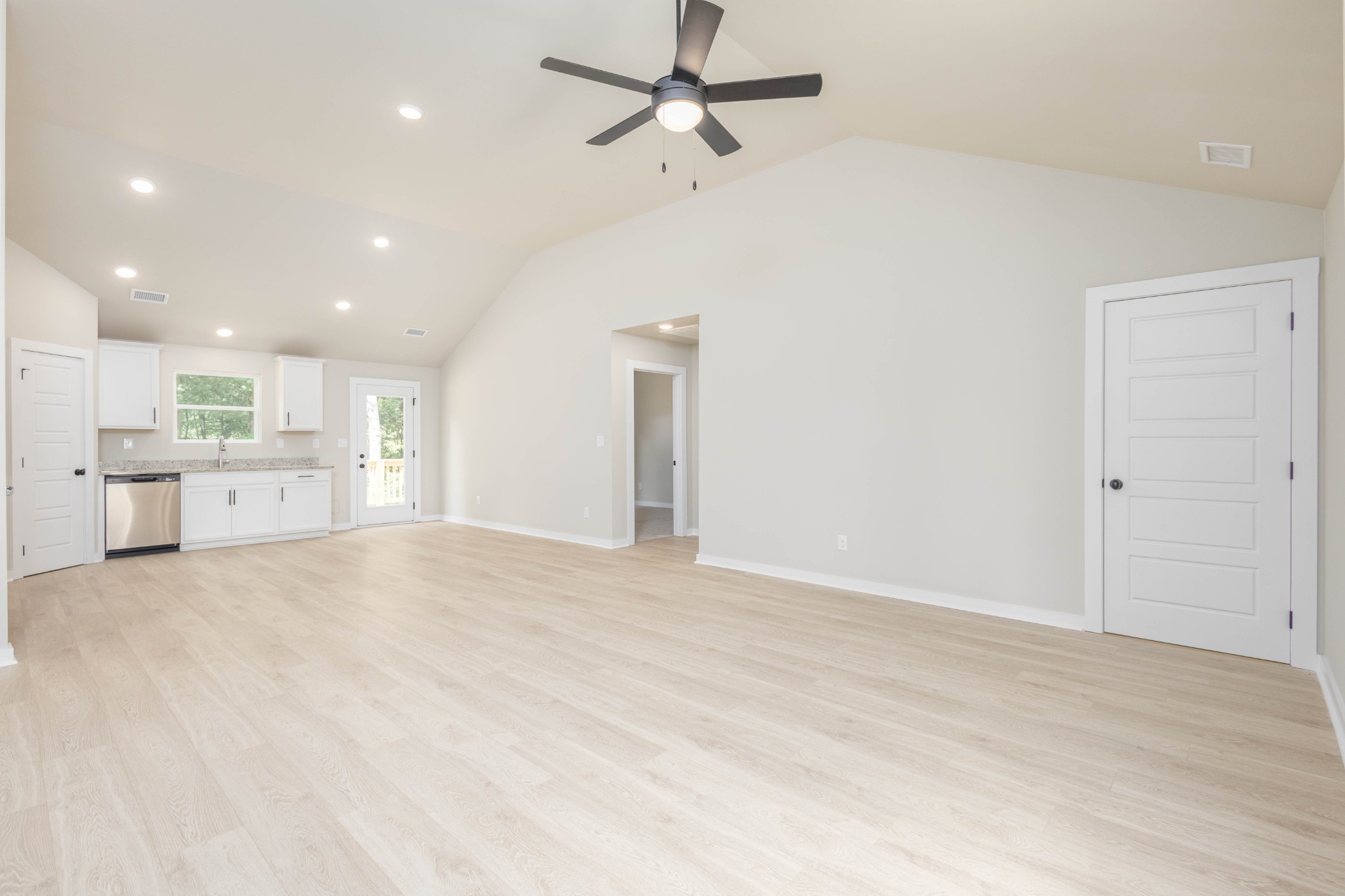 208 Crepe Myrtle Dr Property Photo 13