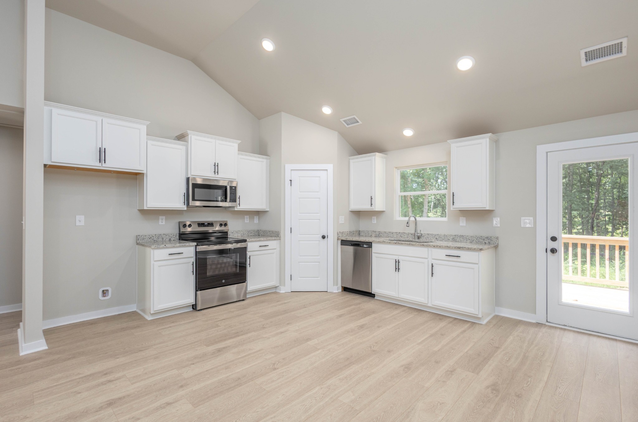 208 Crepe Myrtle Dr Property Photo 14