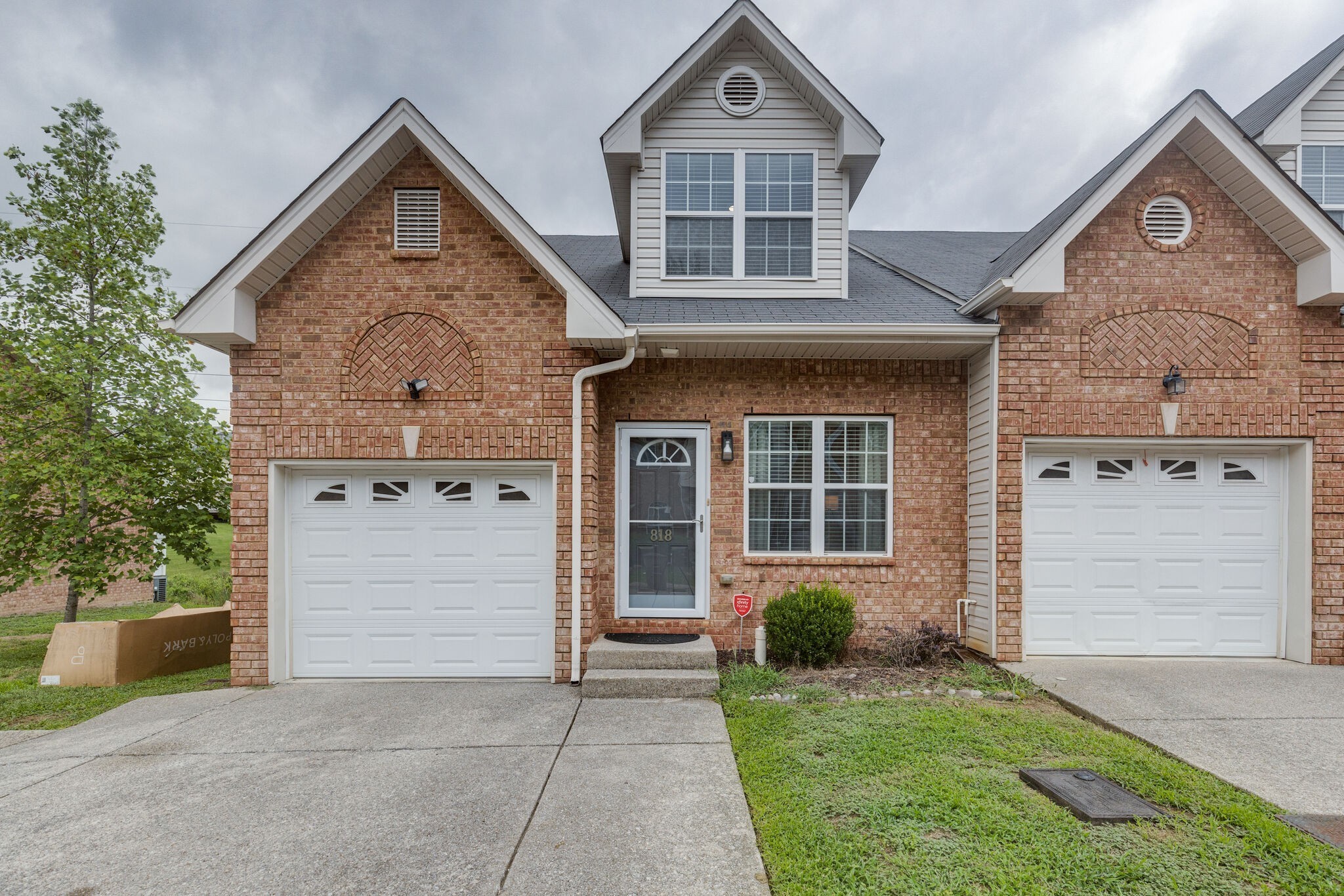 818 Spence Enclave Ln Property Photo 1
