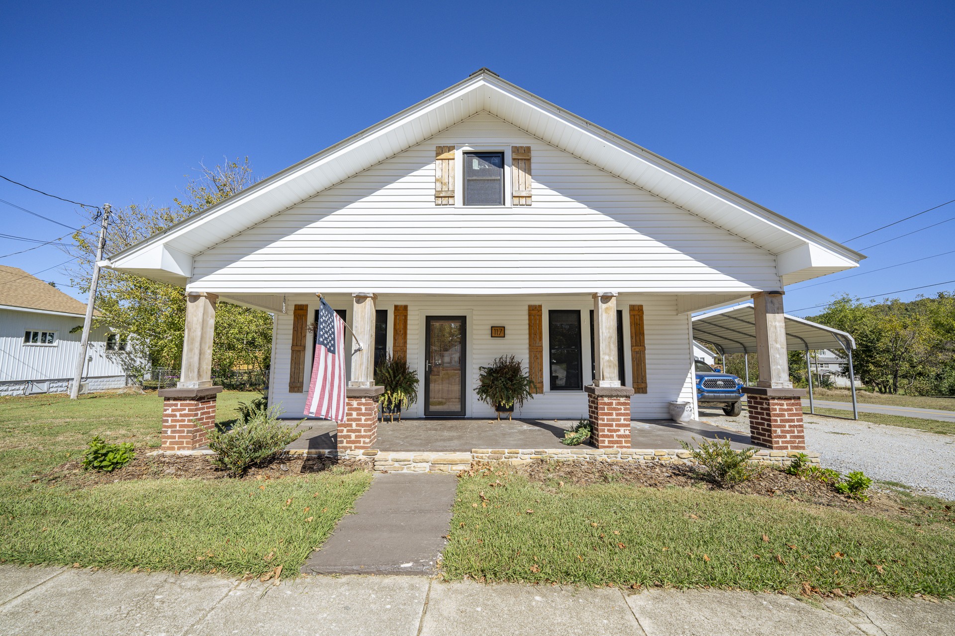 117 E Songer St Property Photo 1