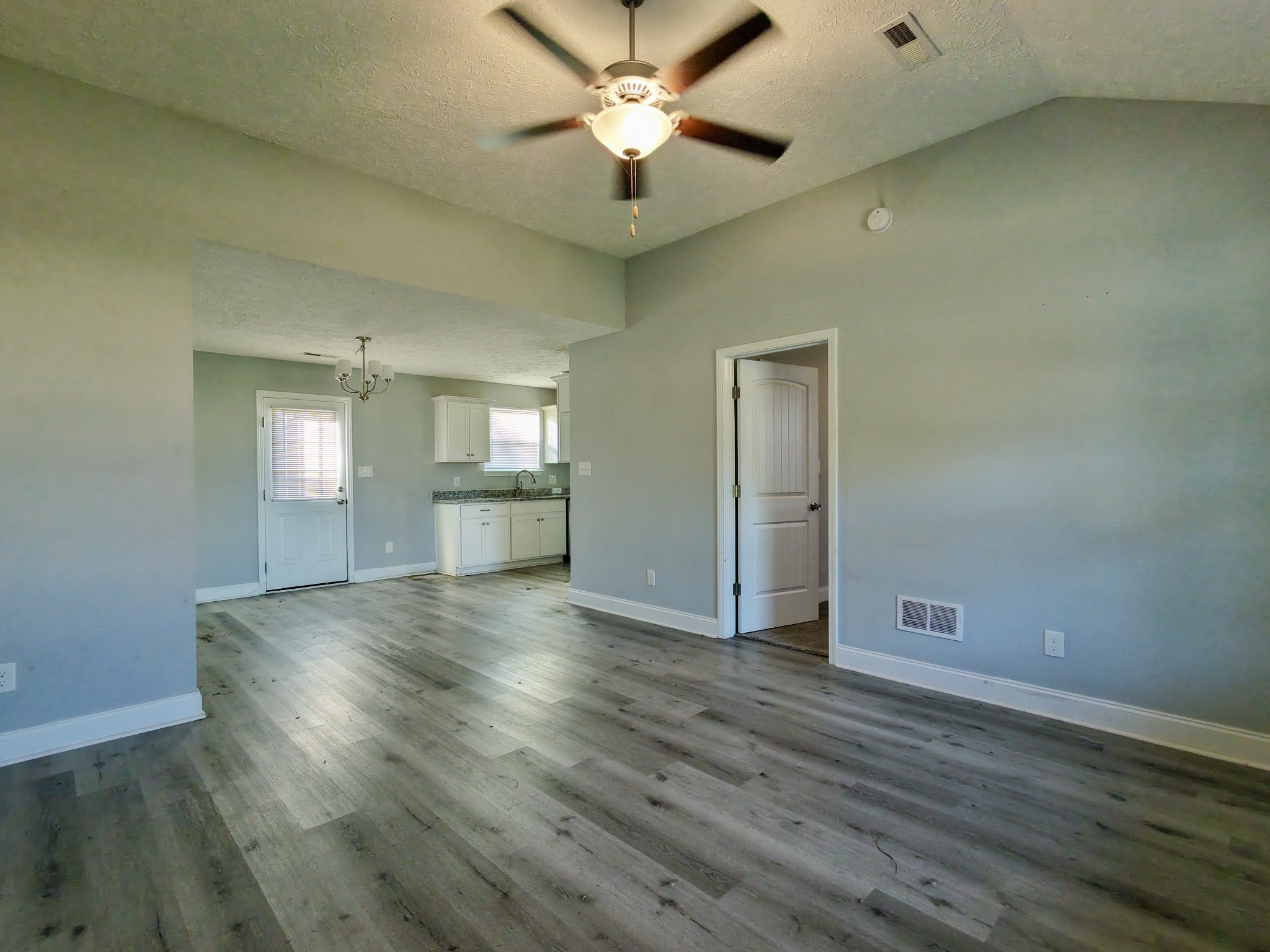 205 Arkansas Ave Property Photo 3