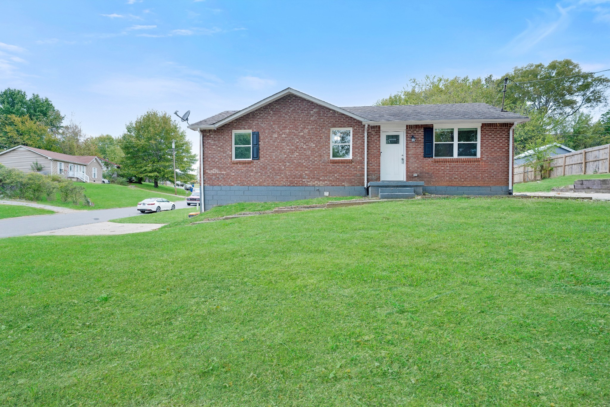1579 Boxcroft Rd Property Photo 2