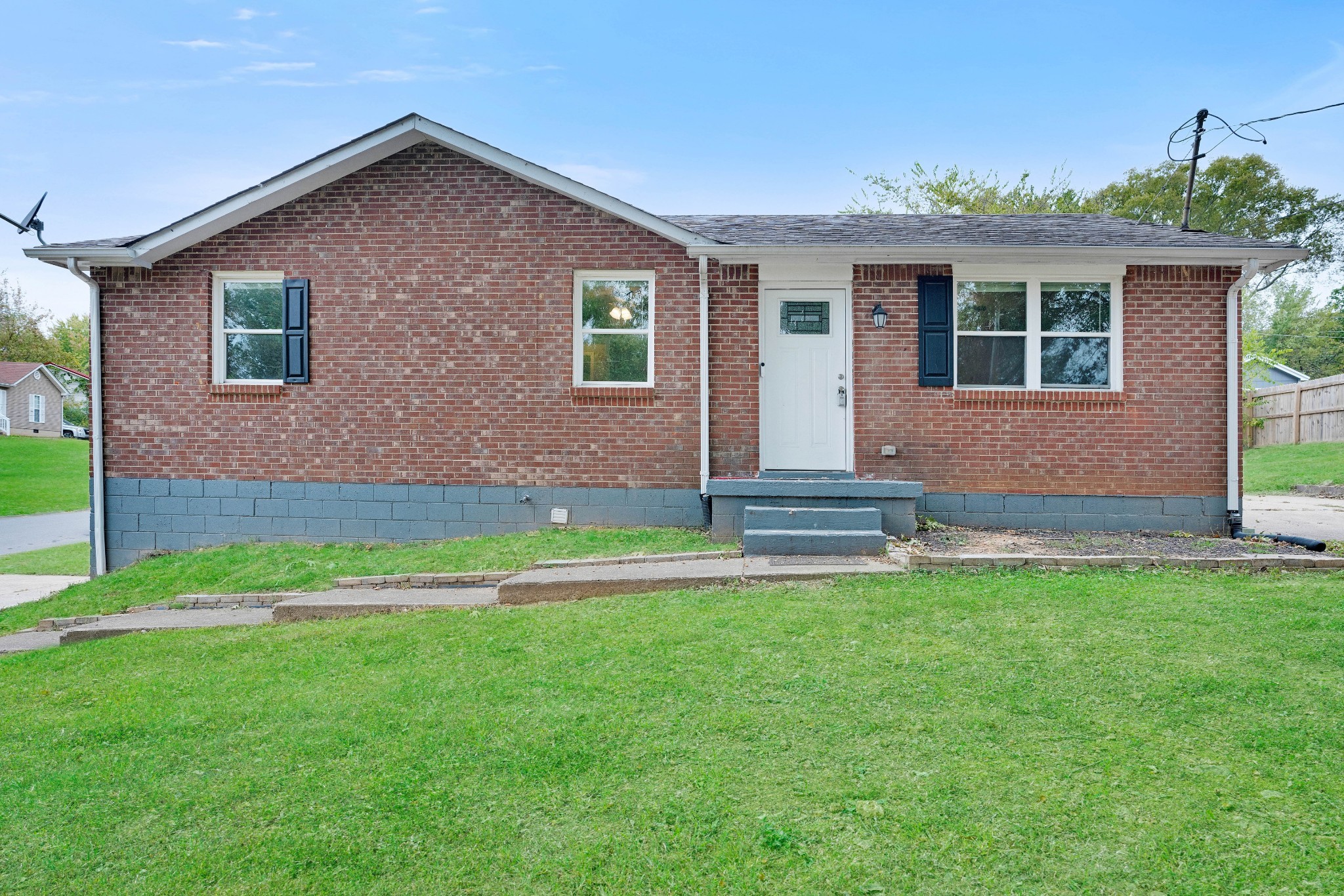 1579 Boxcroft Rd Property Photo 3
