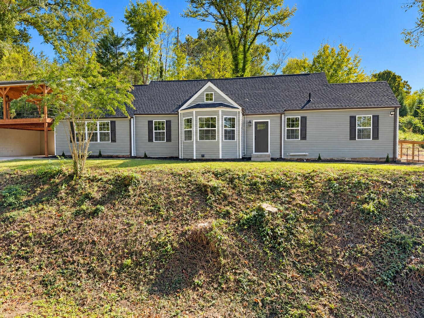 418 College Street Property Photo 1