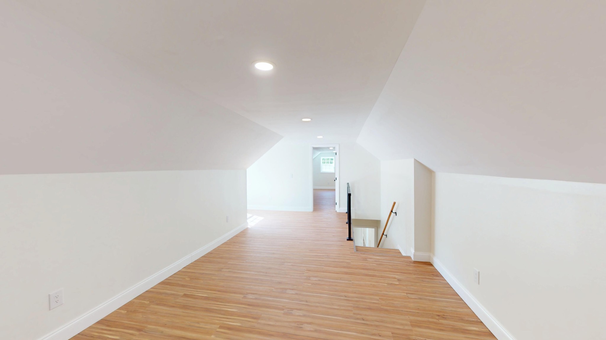 418 College Street Property Photo 18
