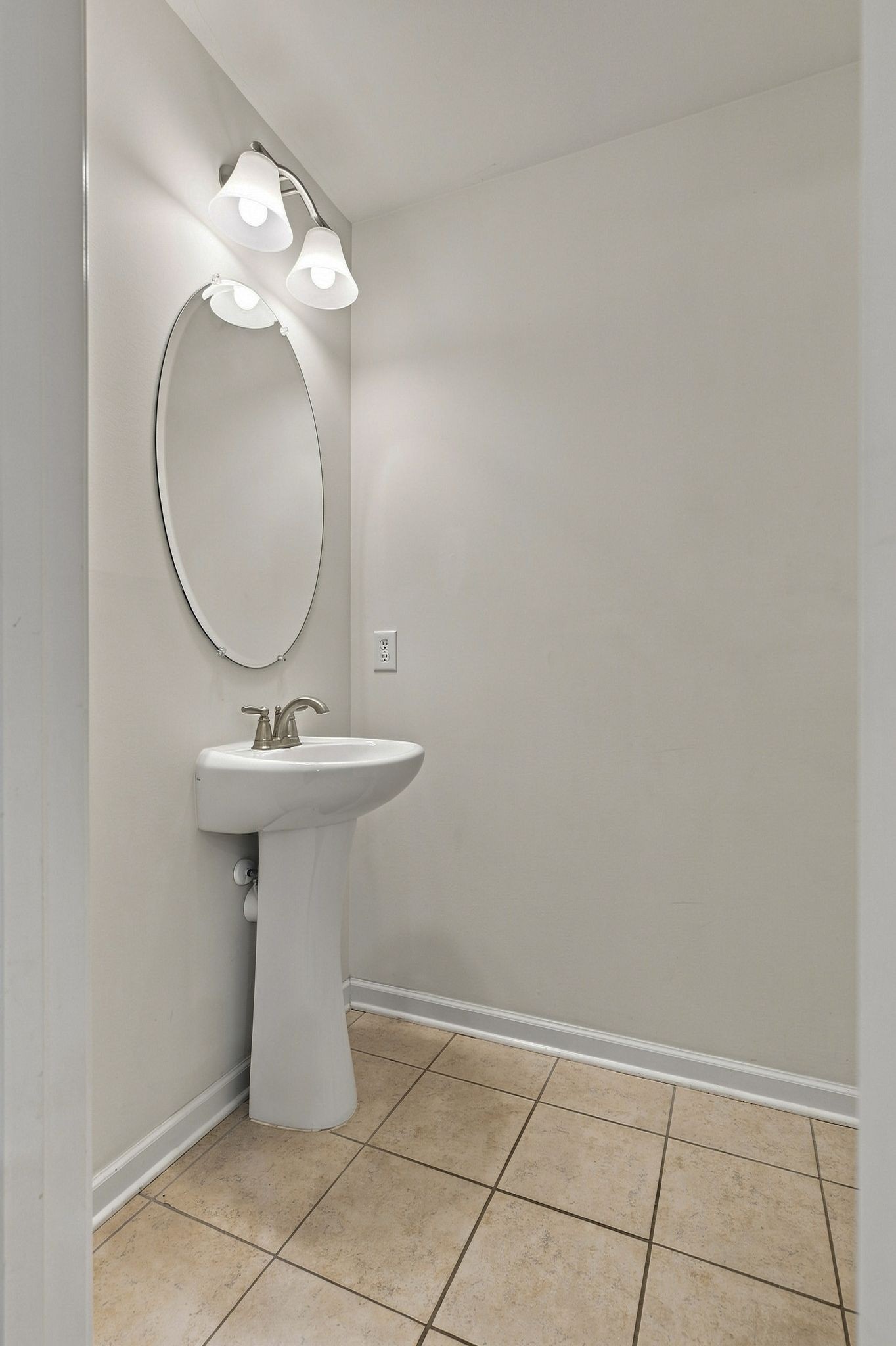 3014 Friars Trl Property Photo 9